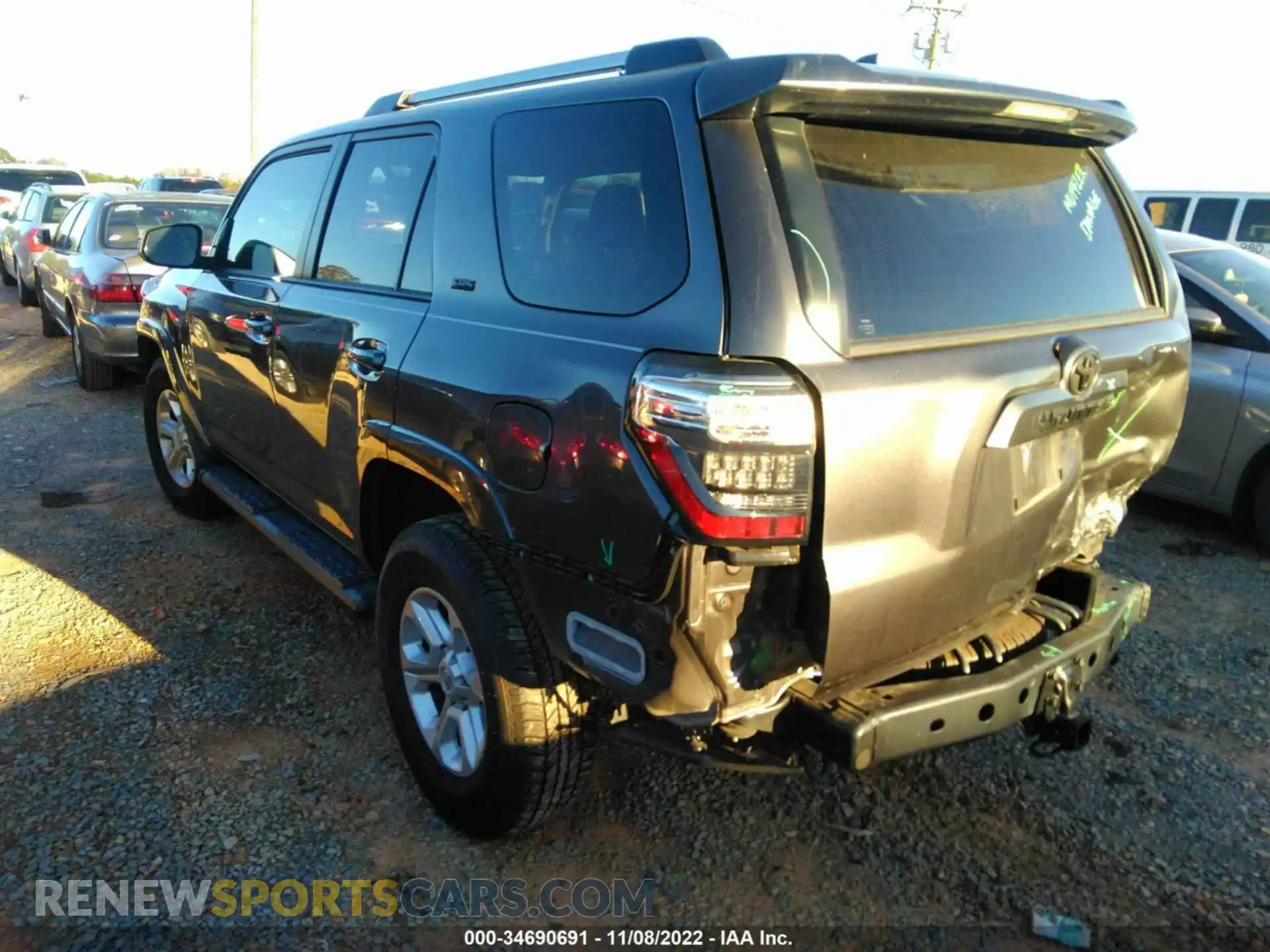 3 Photograph of a damaged car JTEEU5JRXM5237975 TOYOTA 4RUNNER 2021