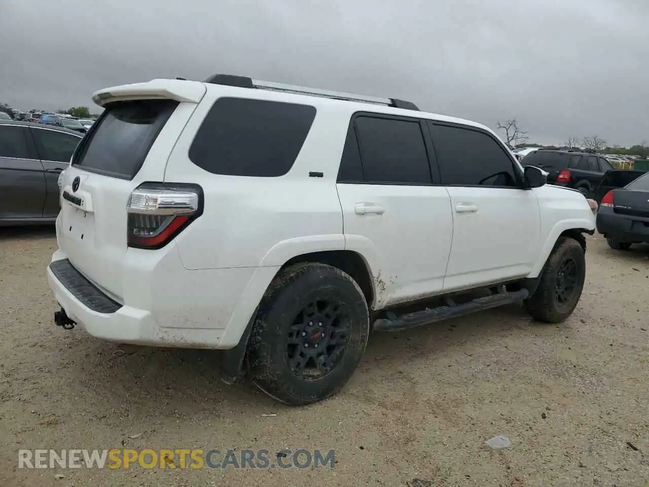 3 Photograph of a damaged car JTEEU5JRXM5245896 TOYOTA 4RUNNER 2021