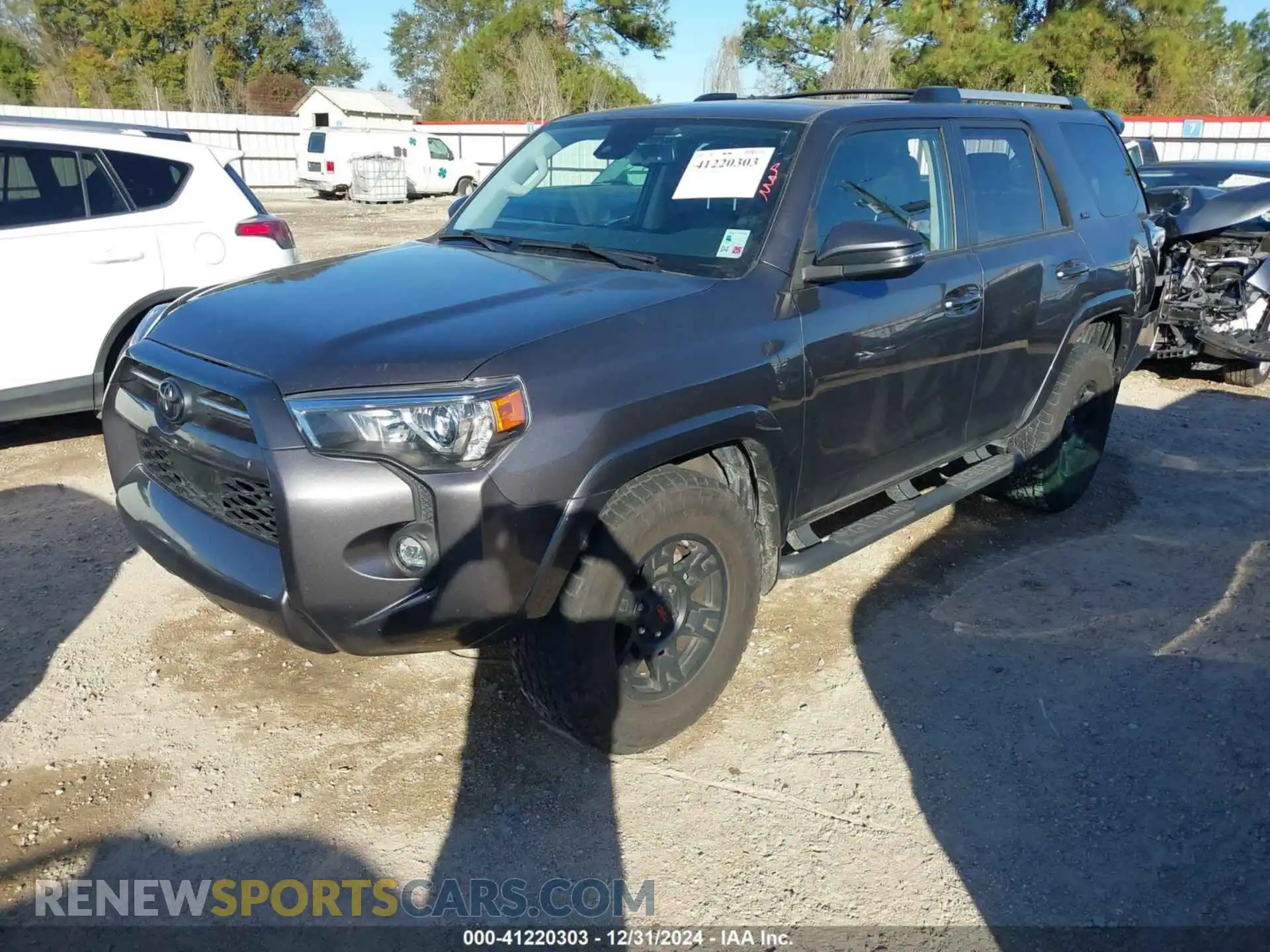 2 Photograph of a damaged car JTEFU5JR2M5239305 TOYOTA 4RUNNER 2021