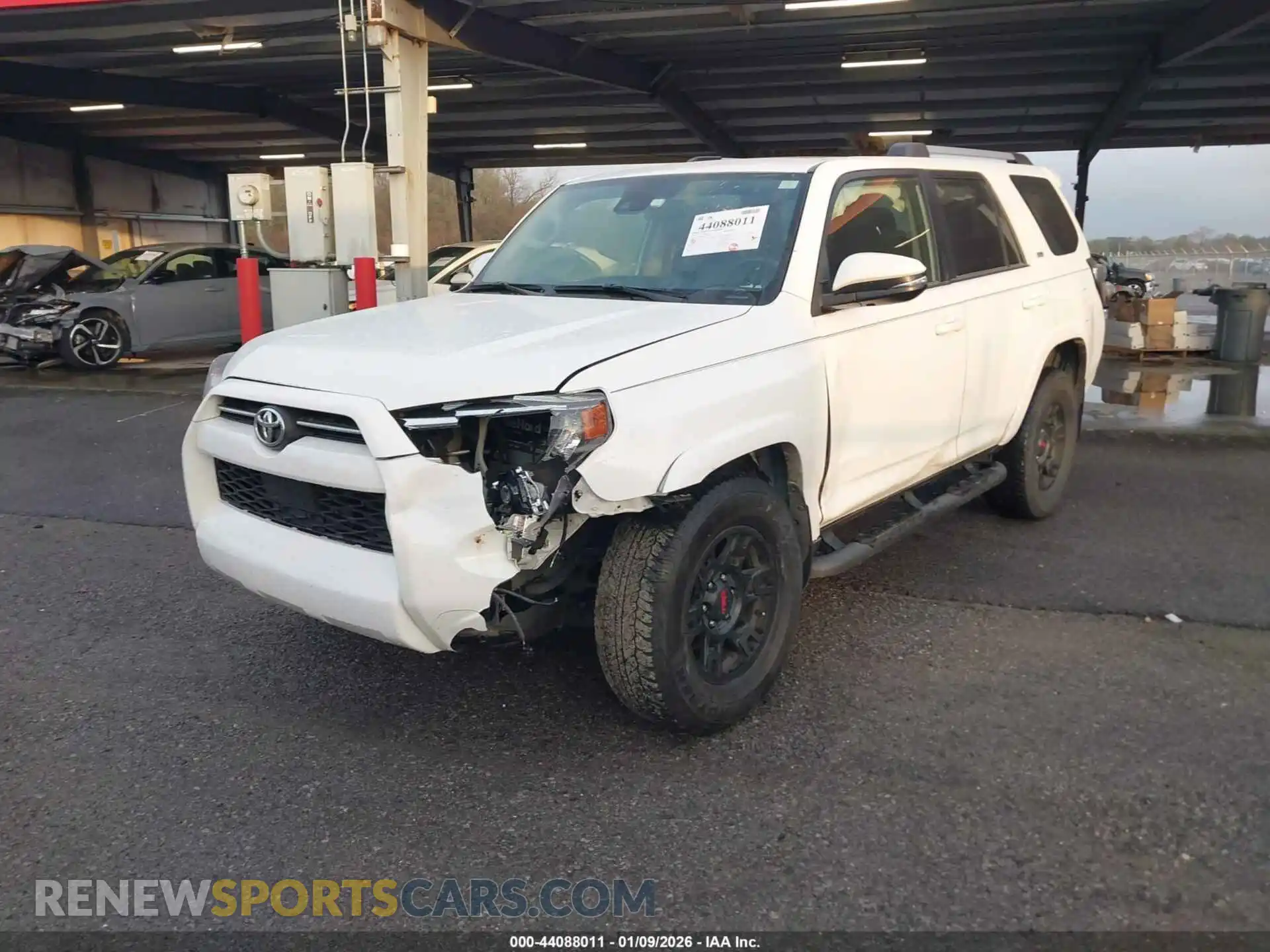 2 fotografías del automóvil dañado JTEFU5JR7M5232432 TOYOTA 4RUNNER 2021