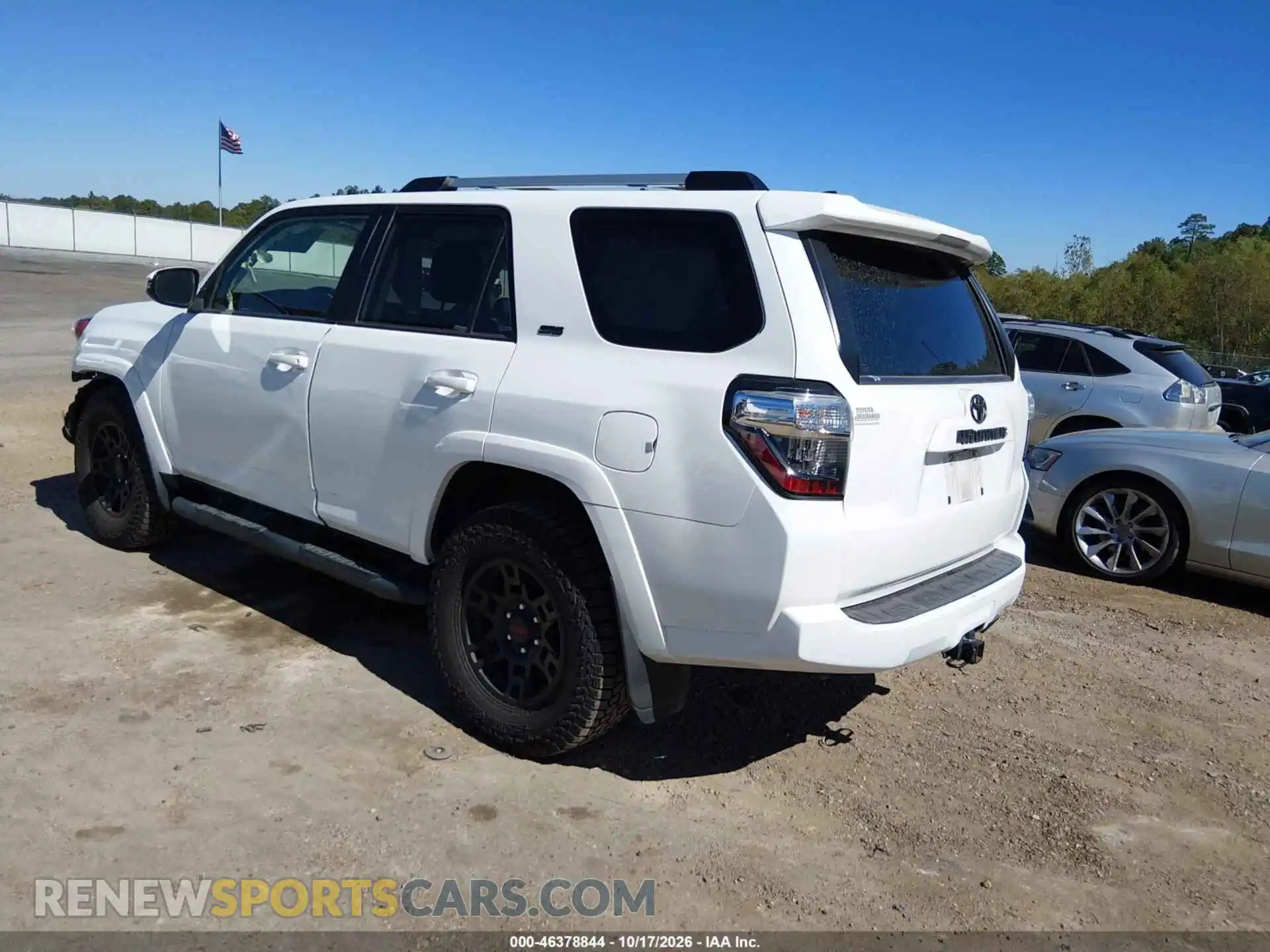 3 Photograph of a damaged car JTEFU5JR9M5242377 TOYOTA 4RUNNER 2021
