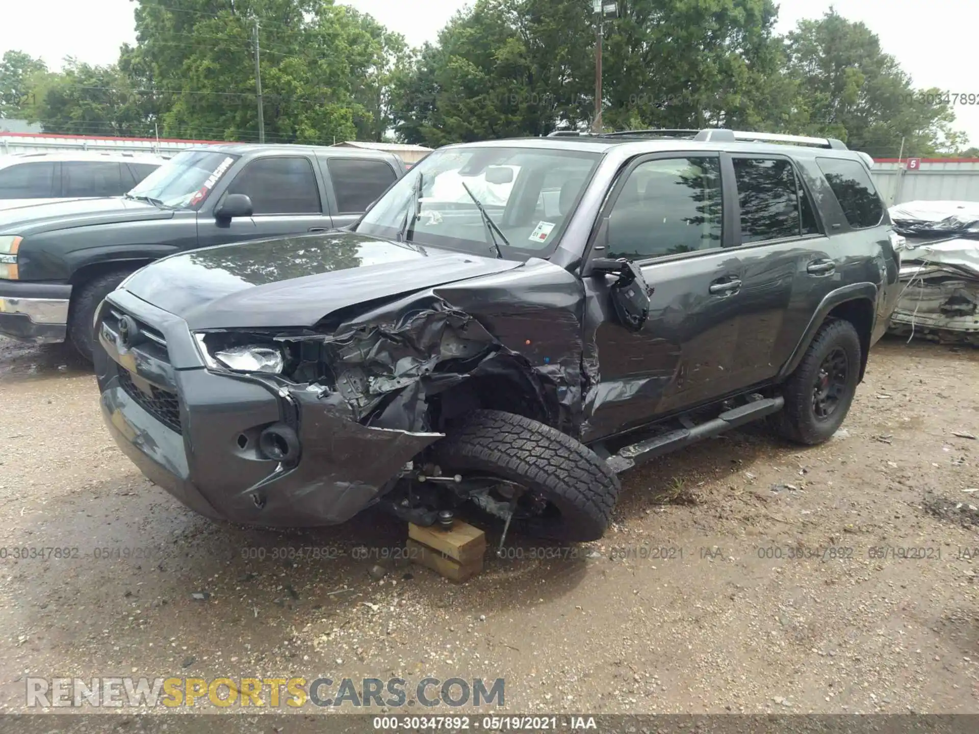 2 fotografías del automóvil dañado JTEFU5JRXM5237558 TOYOTA 4RUNNER 2021