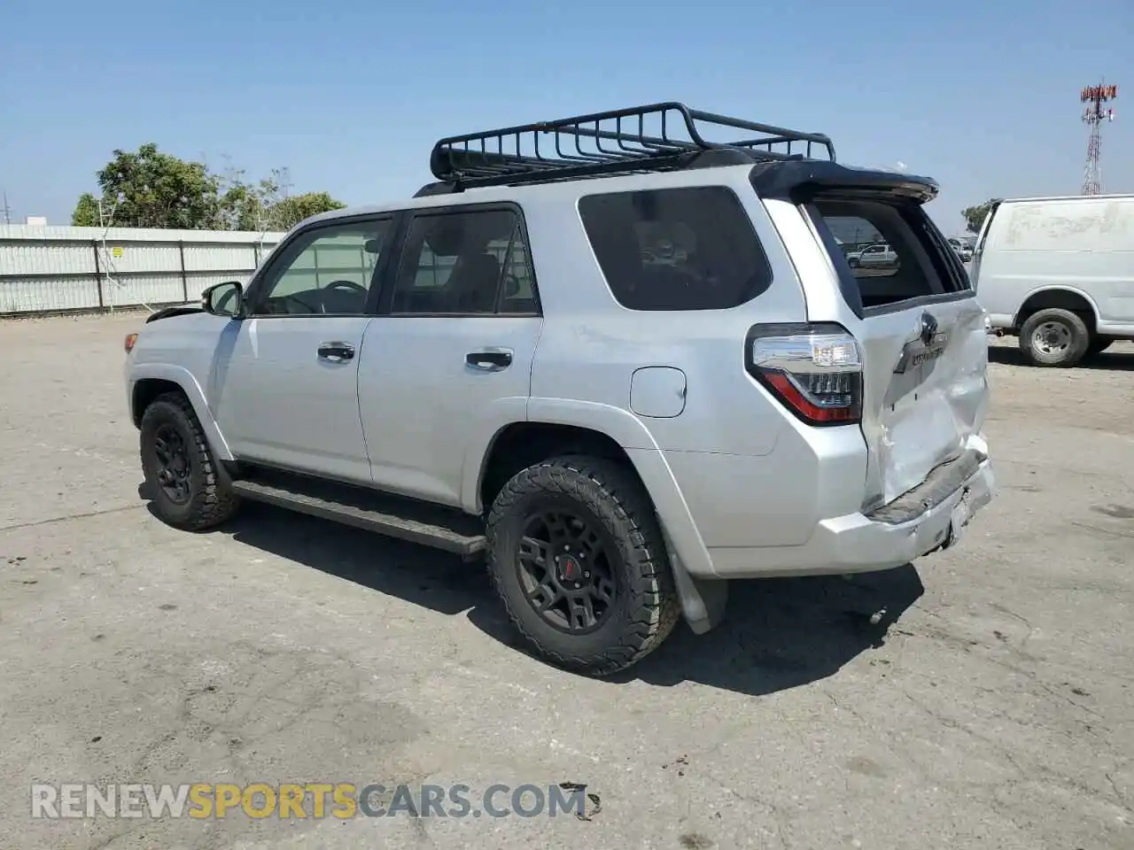2 Photograph of a damaged car JTEHU5JR2M5969093 TOYOTA 4RUNNER 2021
