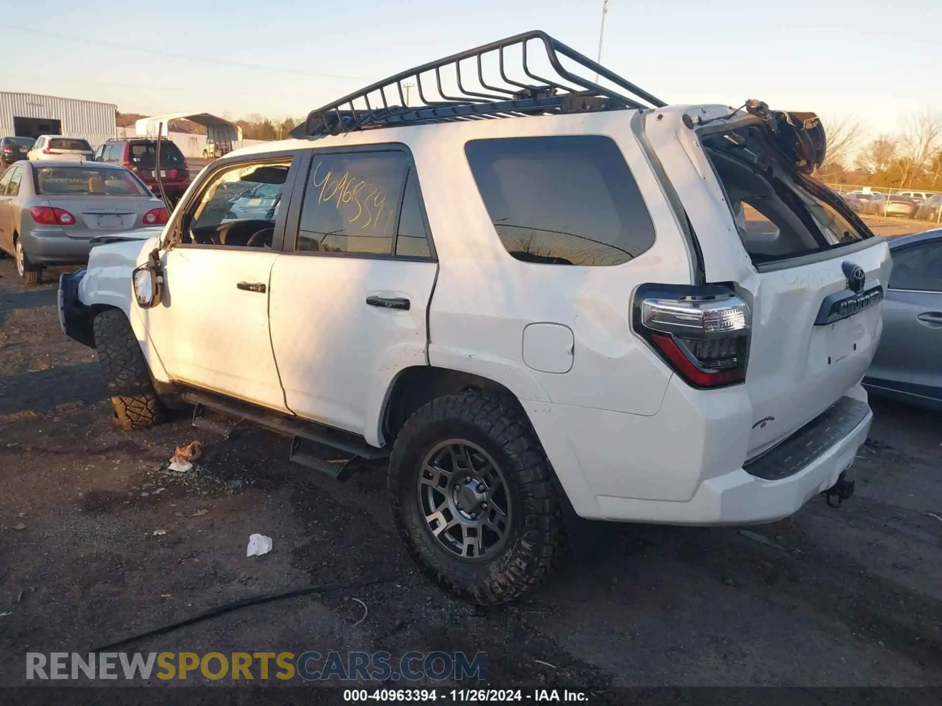 3 Photograph of a damaged car JTEHU5JR4M5840773 TOYOTA 4RUNNER 2021