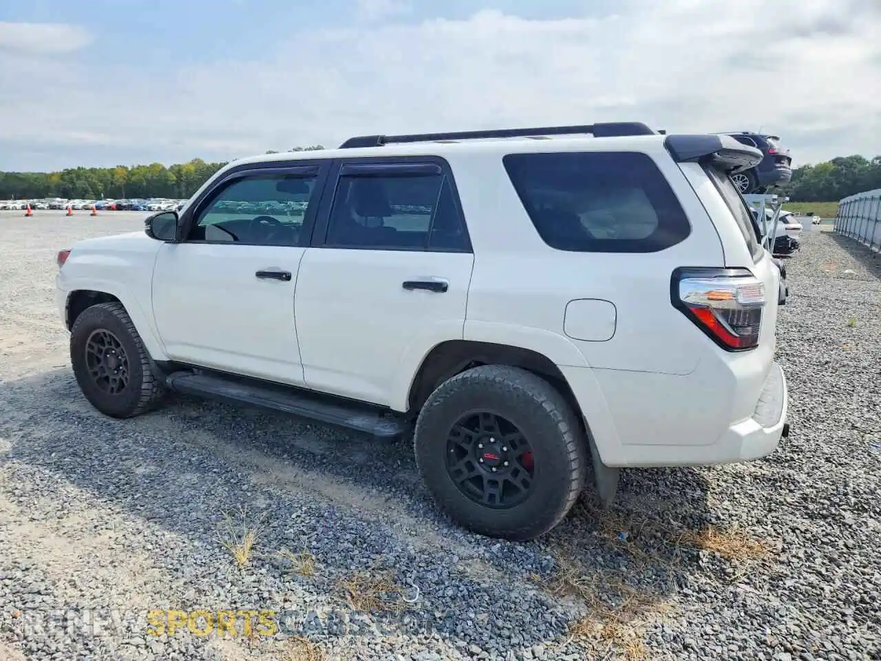 2 Photograph of a damaged car JTEHU5JR4M5907551 TOYOTA 4RUNNER 2021