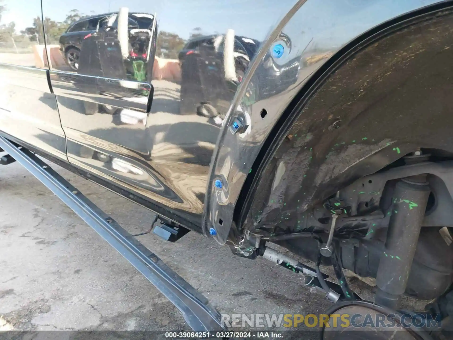 19 Photograph of a damaged car JTEHU5JR8M5874568 TOYOTA 4RUNNER 2021