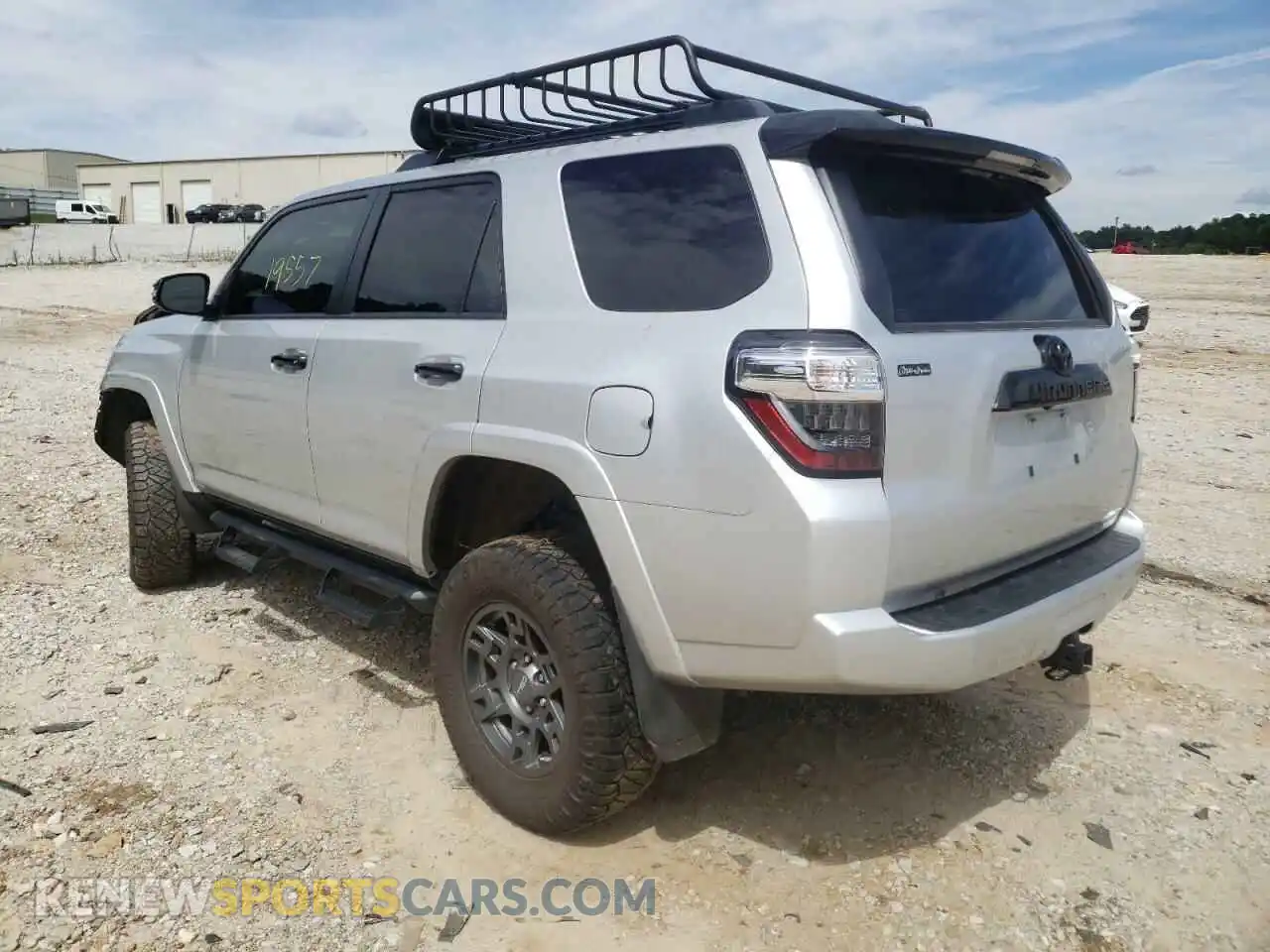 3 Photograph of a damaged car JTEHU5JRXM5842303 TOYOTA 4RUNNER 2021