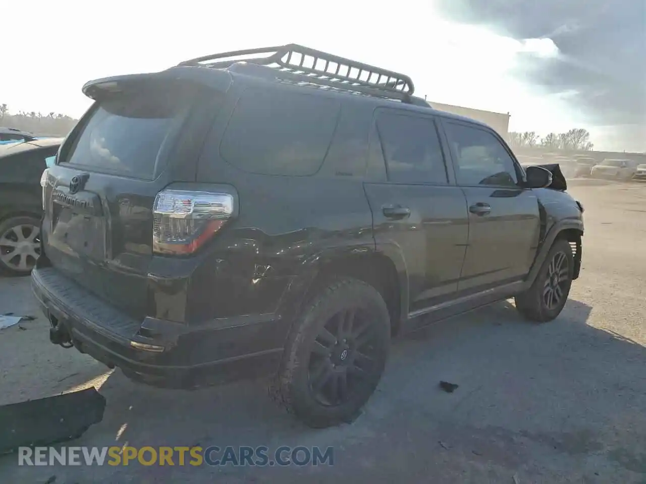 3 Photograph of a damaged car JTEJU5JRXM5863170 TOYOTA 4RUNNER 2021