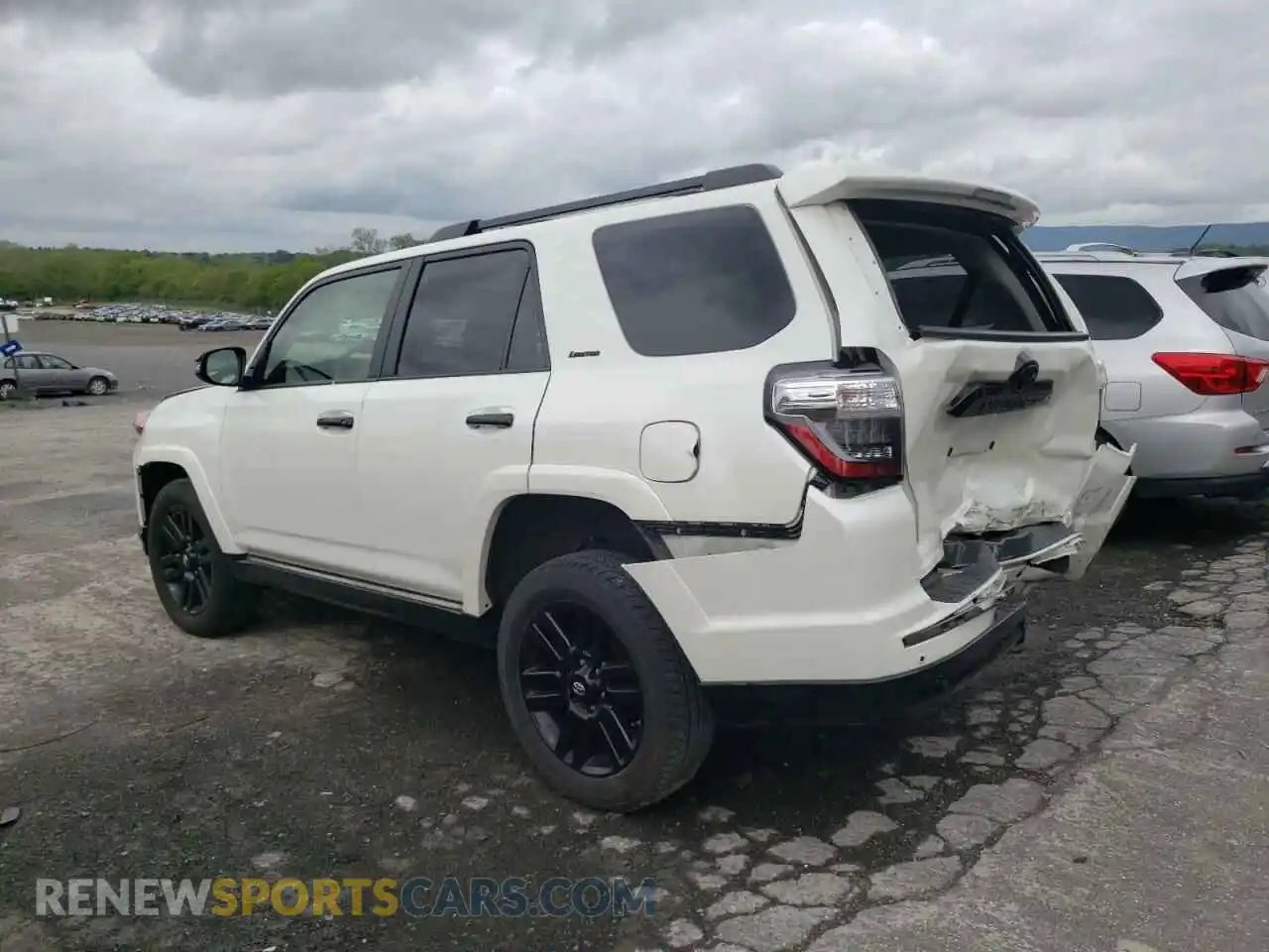 2 Photograph of a damaged car JTEJU5JRXM5902159 TOYOTA 4RUNNER 2021