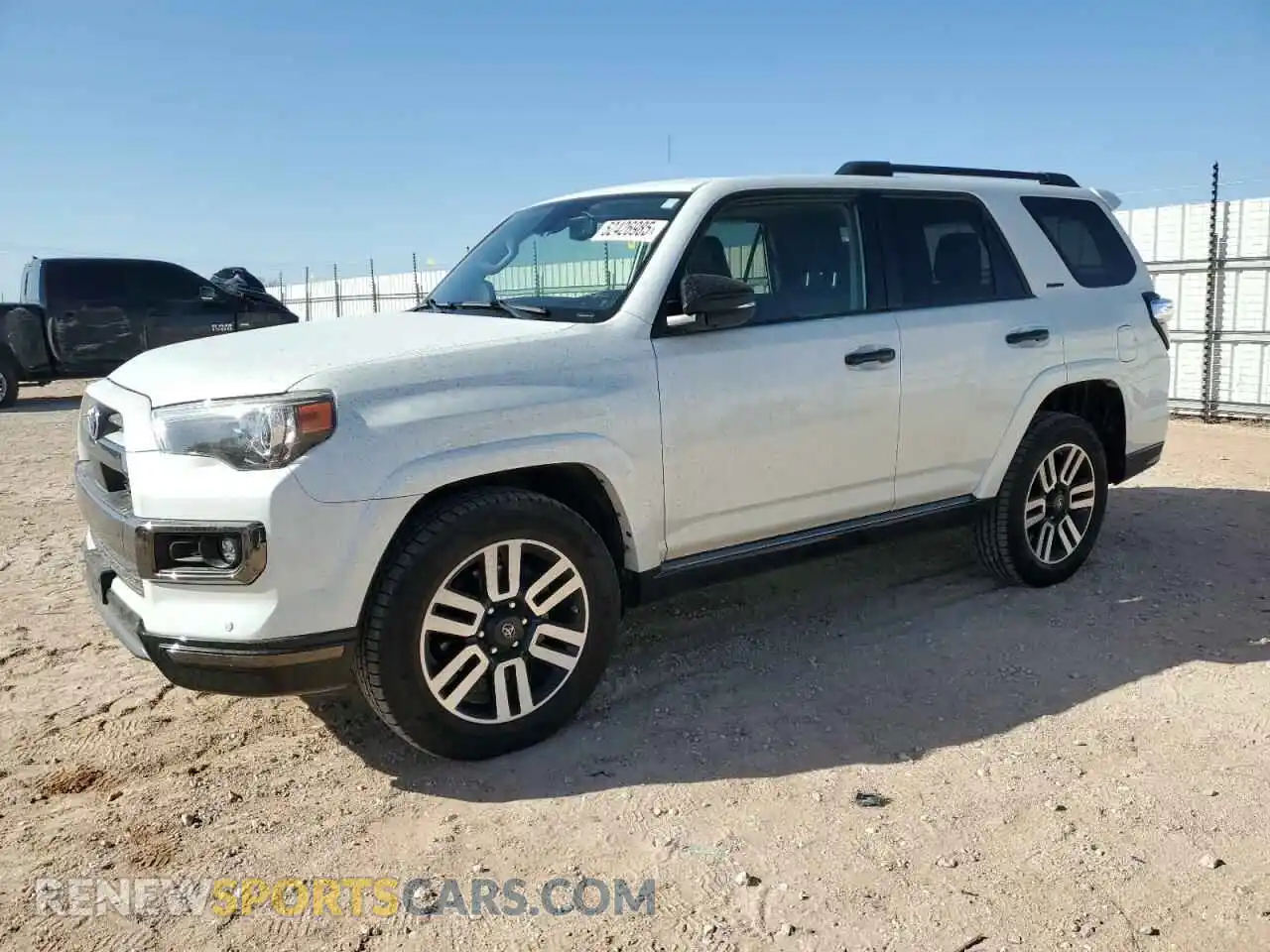 1 Photograph of a damaged car JTEJU5JRXM5965326 TOYOTA 4RUNNER 2021