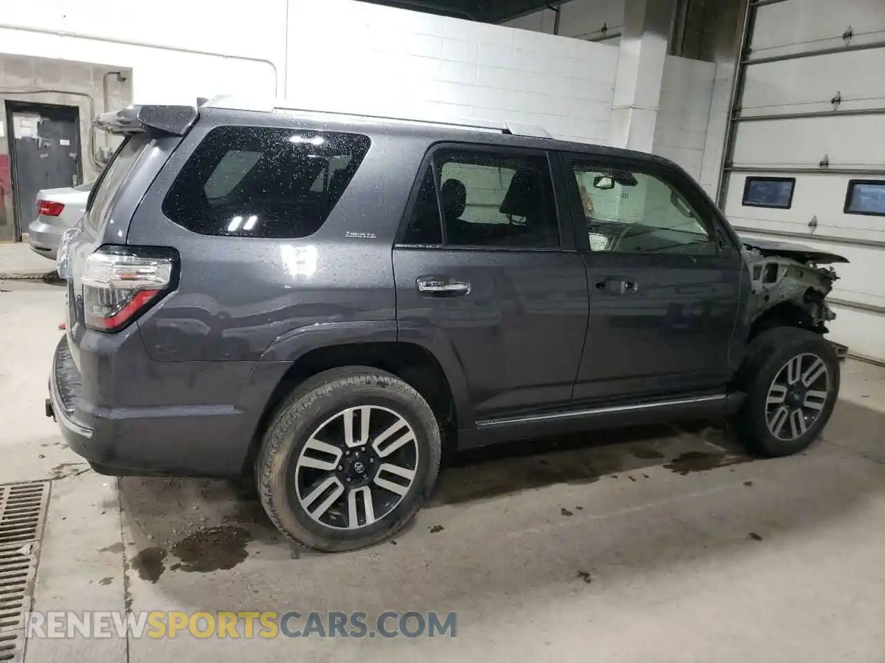 3 Photograph of a damaged car JTEKU5JR2M5841734 TOYOTA 4RUNNER 2021