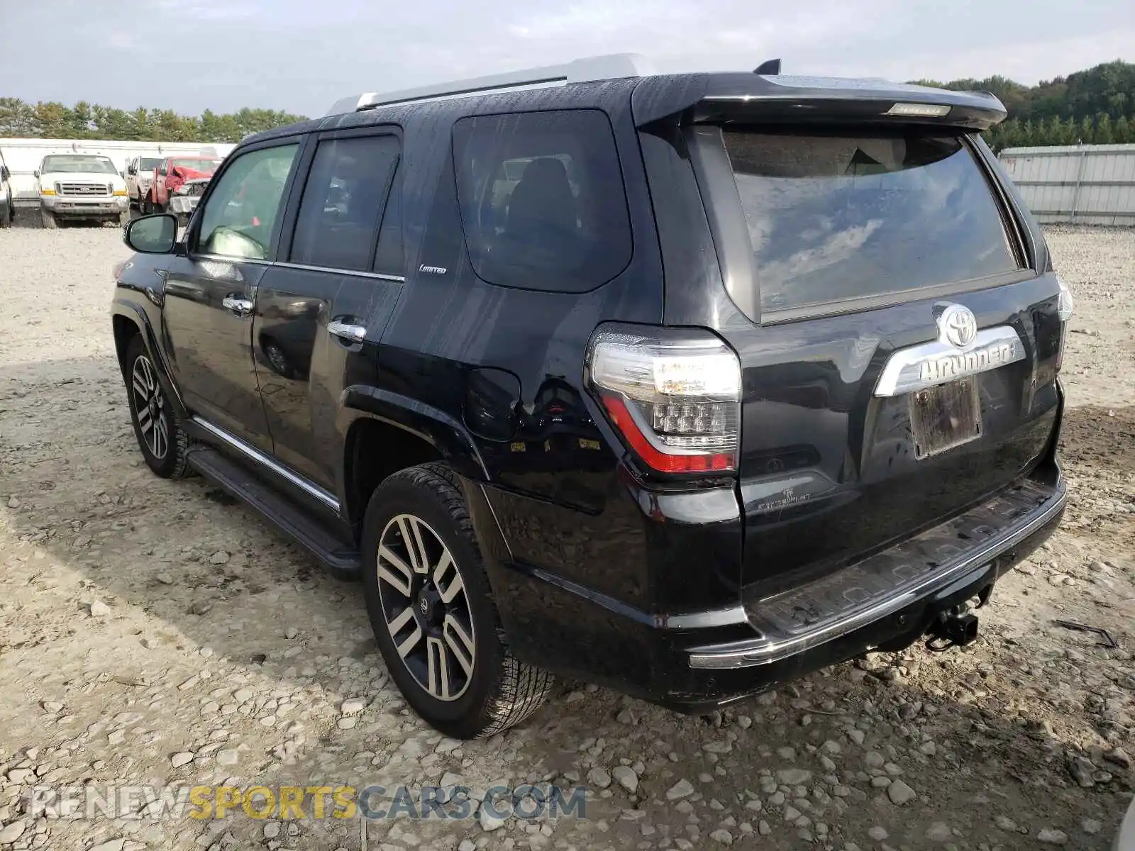3 Photograph of a damaged car JTEKU5JR4M5871608 TOYOTA 4RUNNER 2021