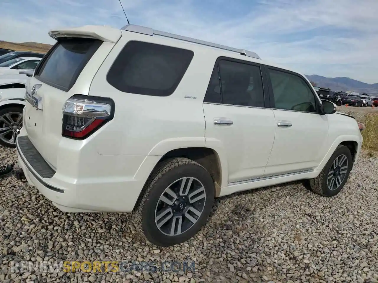 3 Photograph of a damaged car JTEKU5JR9M5948537 TOYOTA 4RUNNER 2021