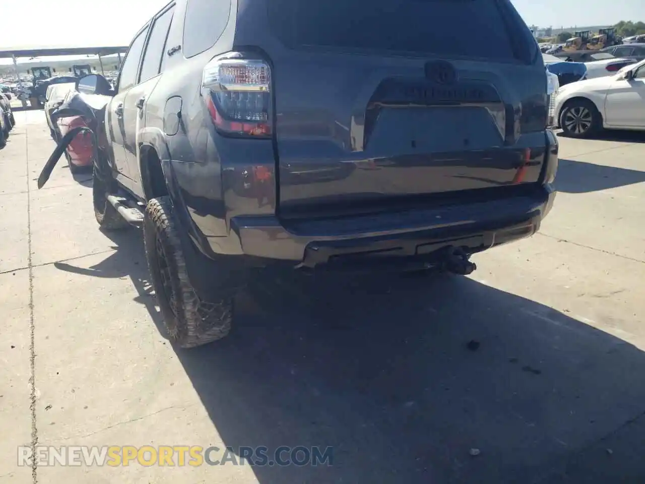 3 Photograph of a damaged car JTELU5JR5M5885330 TOYOTA 4RUNNER 2021