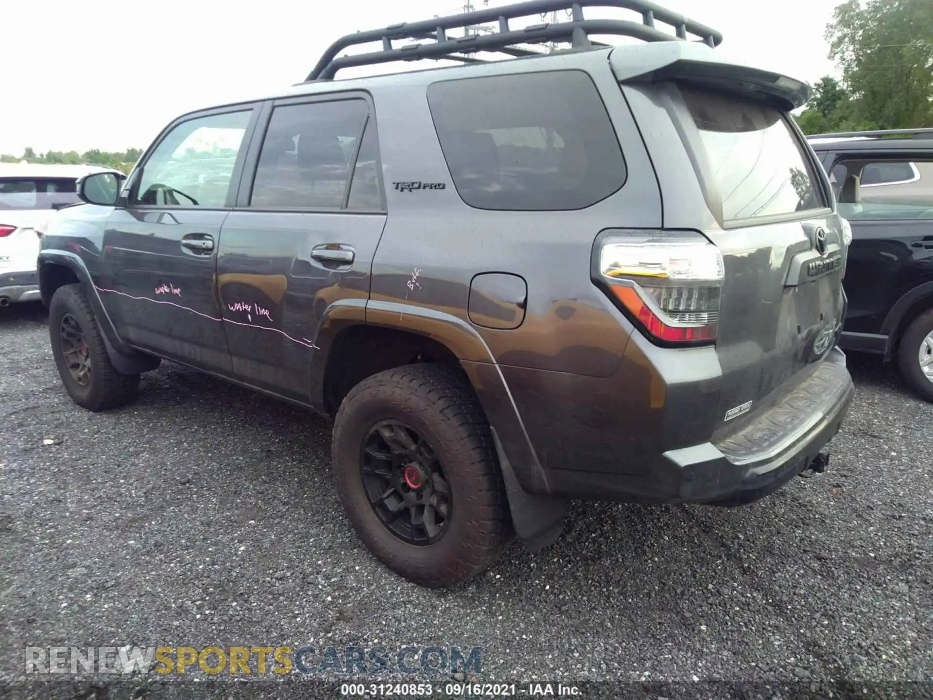 3 fotografías del automóvil dañado JTELU5JR8M5897603 TOYOTA 4RUNNER 2021