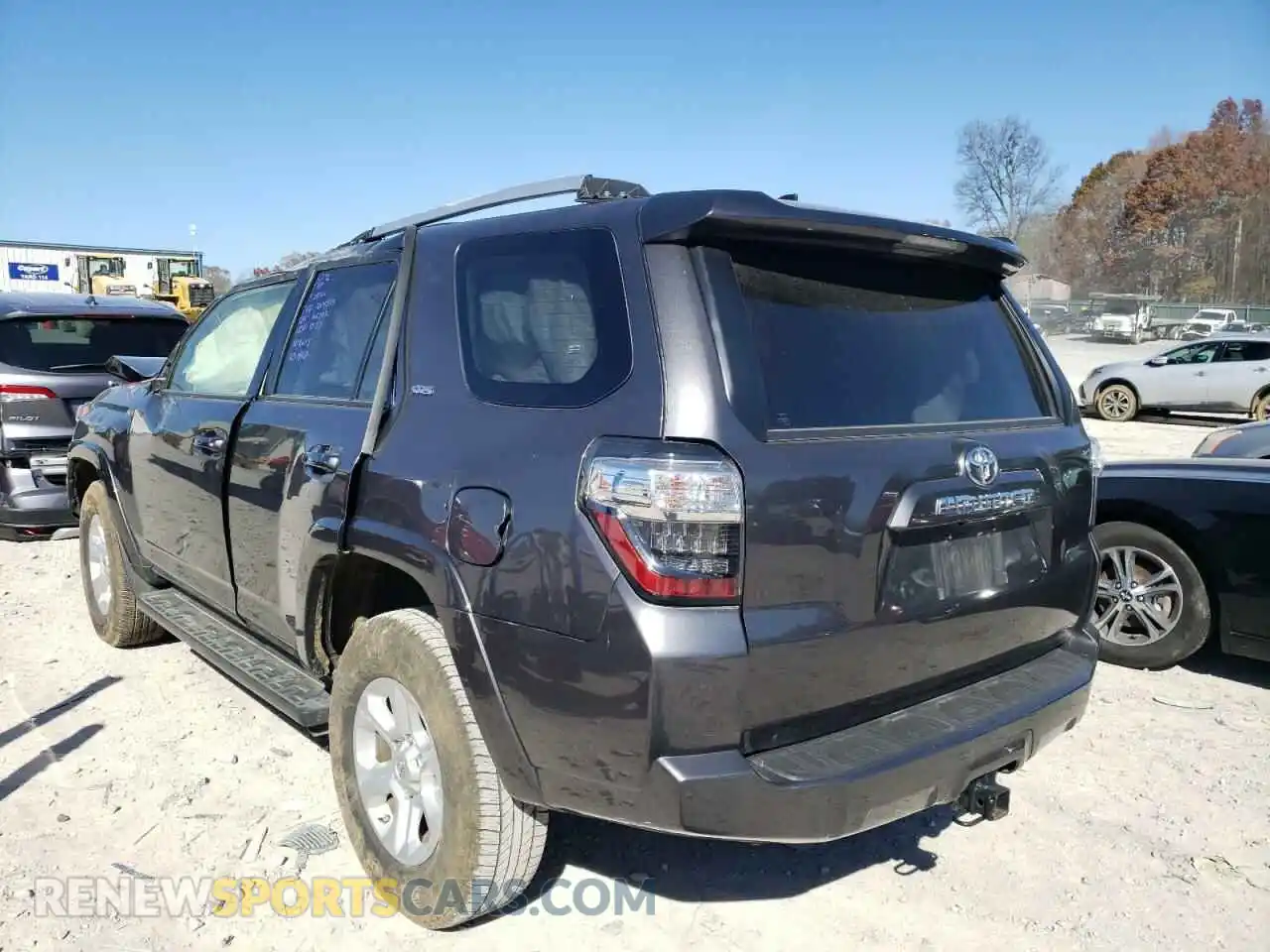 3 Photograph of a damaged car JTEMU5JR0M5939377 TOYOTA 4RUNNER 2021