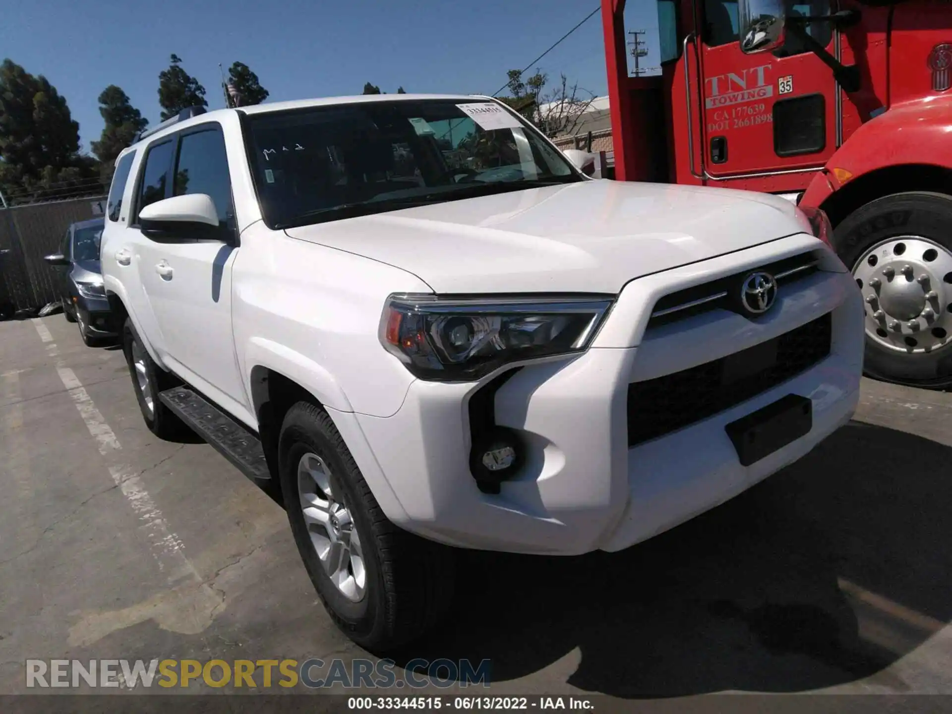 1 Photograph of a damaged car JTEMU5JR1M5901964 TOYOTA 4RUNNER 2021