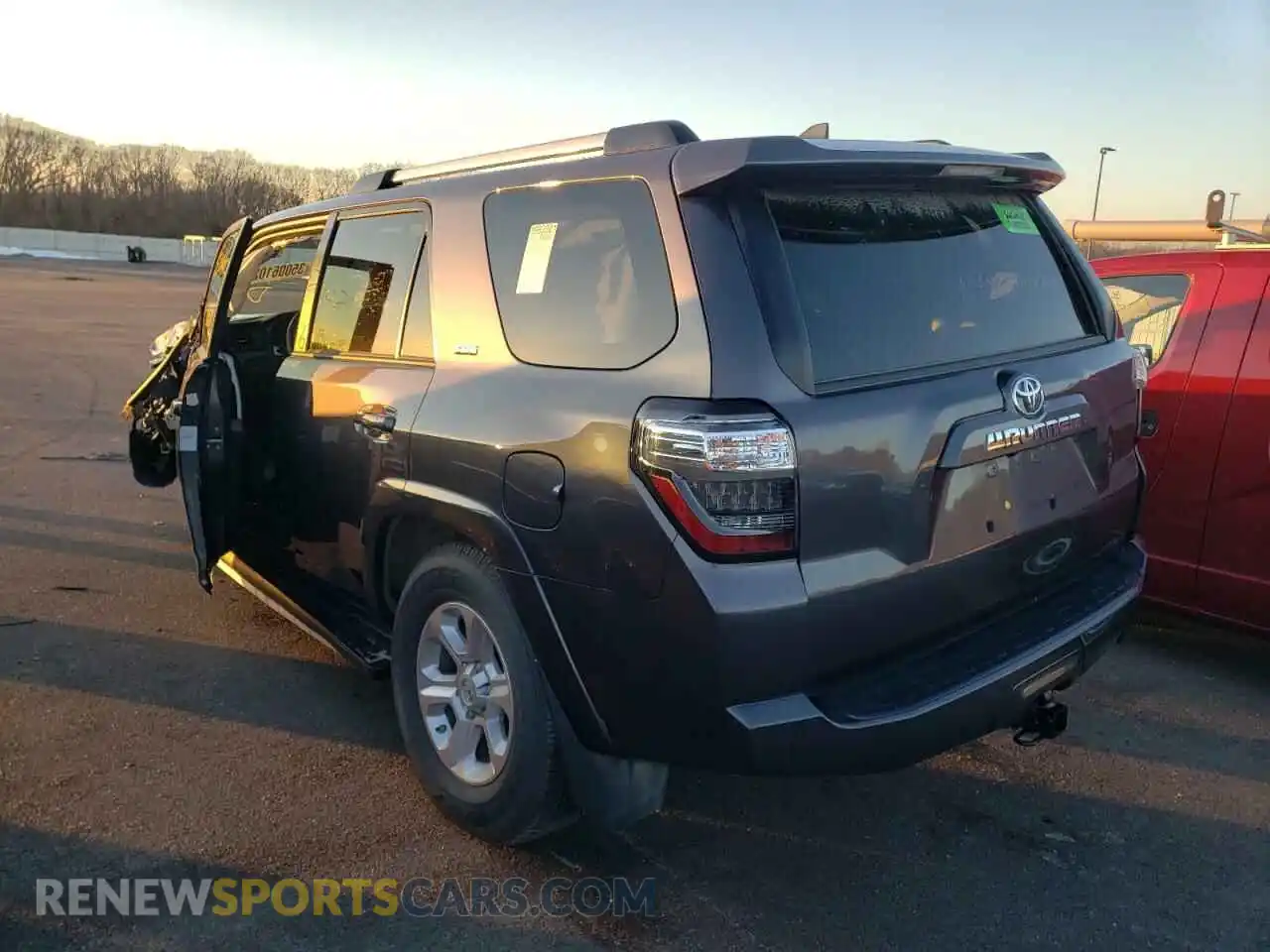 3 Photograph of a damaged car JTEMU5JR1M5907697 TOYOTA 4RUNNER 2021