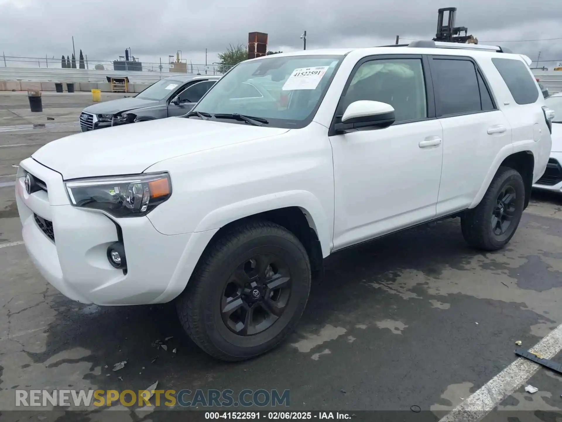 2 Photograph of a damaged car JTEMU5JR1M5924256 TOYOTA 4RUNNER 2021