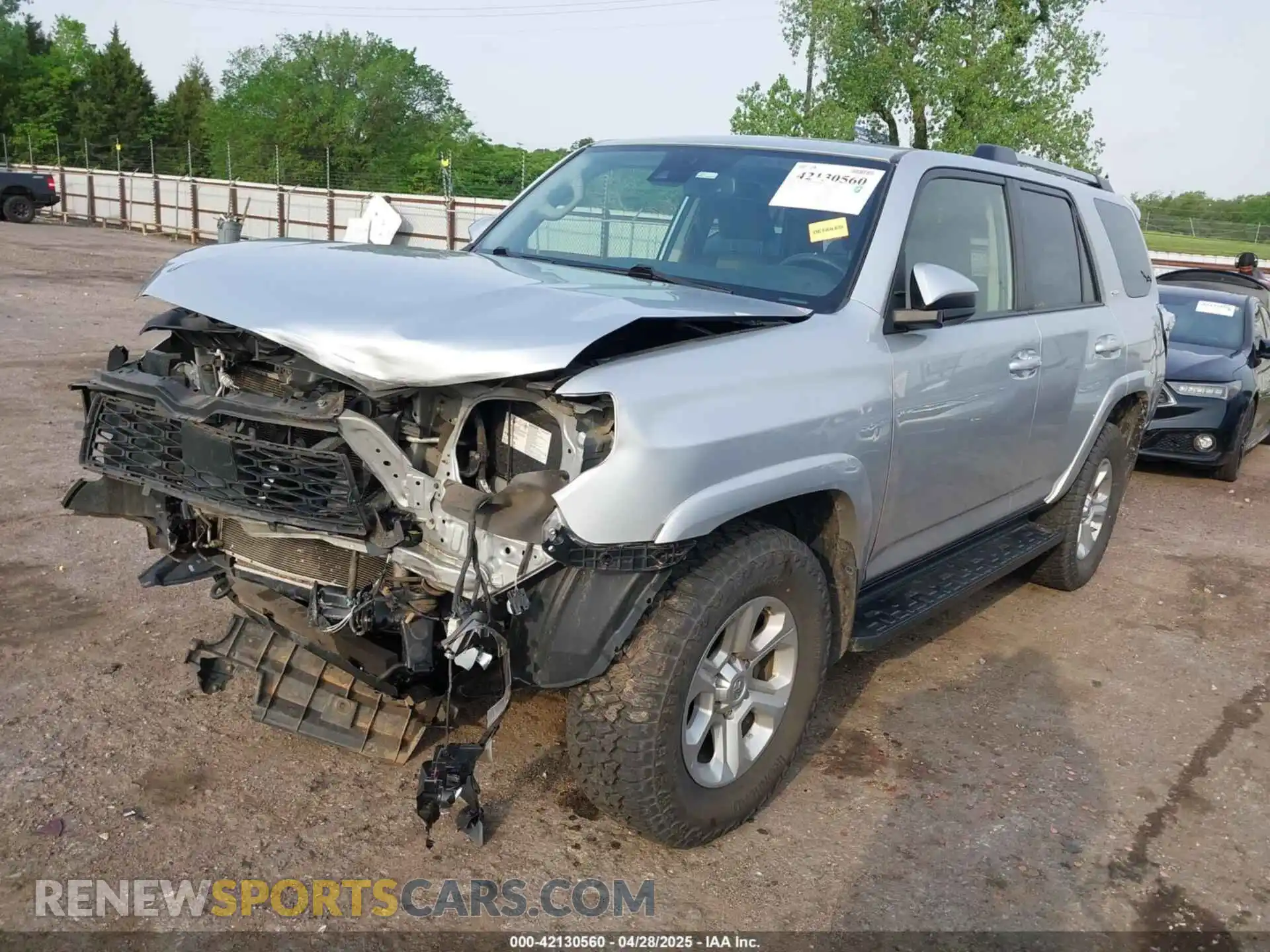 2 Photograph of a damaged car JTEMU5JR1M5937878 TOYOTA 4RUNNER 2021