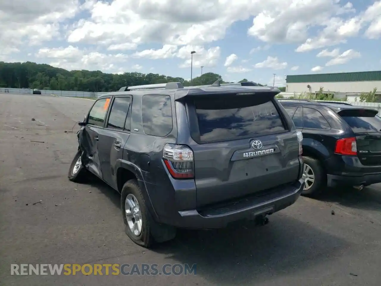 3 Photograph of a damaged car JTEMU5JR2M5855755 TOYOTA 4RUNNER 2021