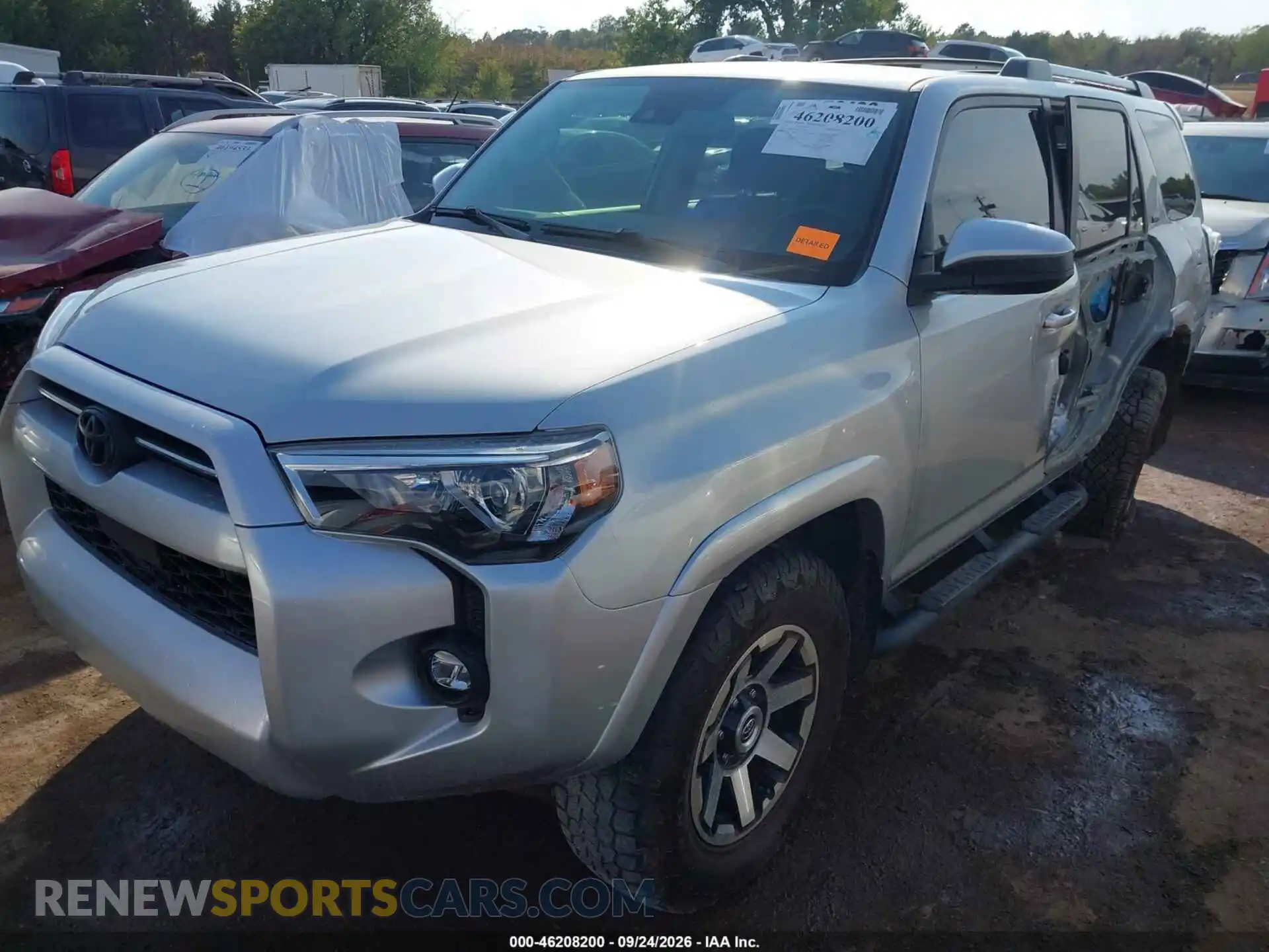 2 Photograph of a damaged car JTEMU5JR2M5858610 TOYOTA 4RUNNER 2021