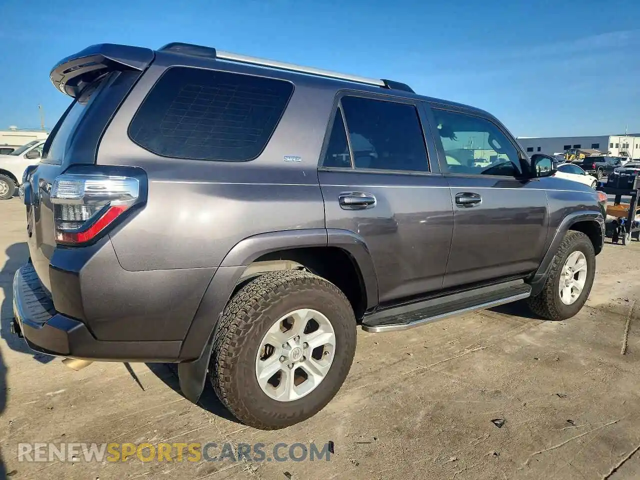3 fotografías del automóvil dañado JTEMU5JR2M5883149 TOYOTA 4RUNNER 2021