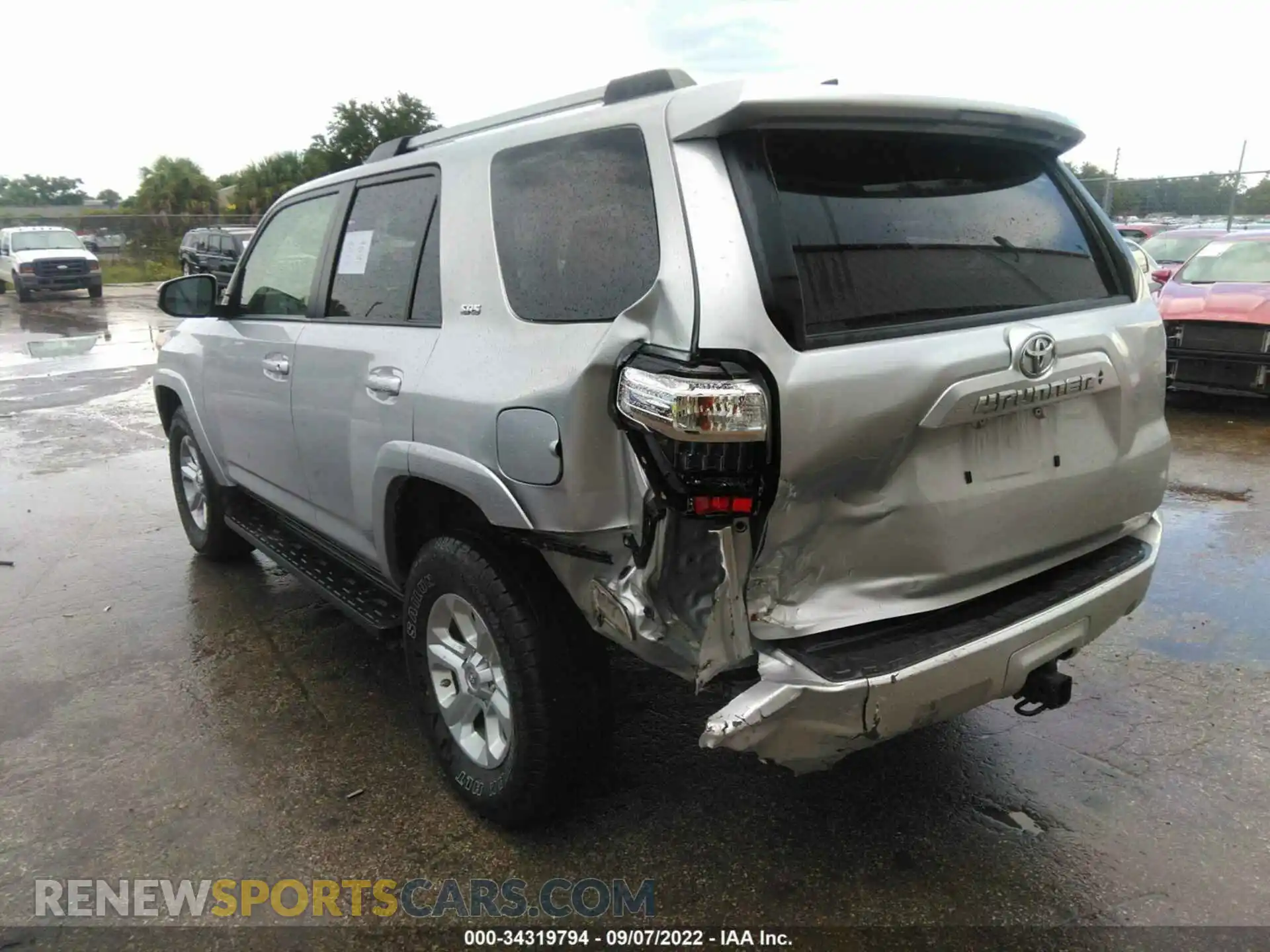 3 Photograph of a damaged car JTEMU5JR2M5918451 TOYOTA 4RUNNER 2021
