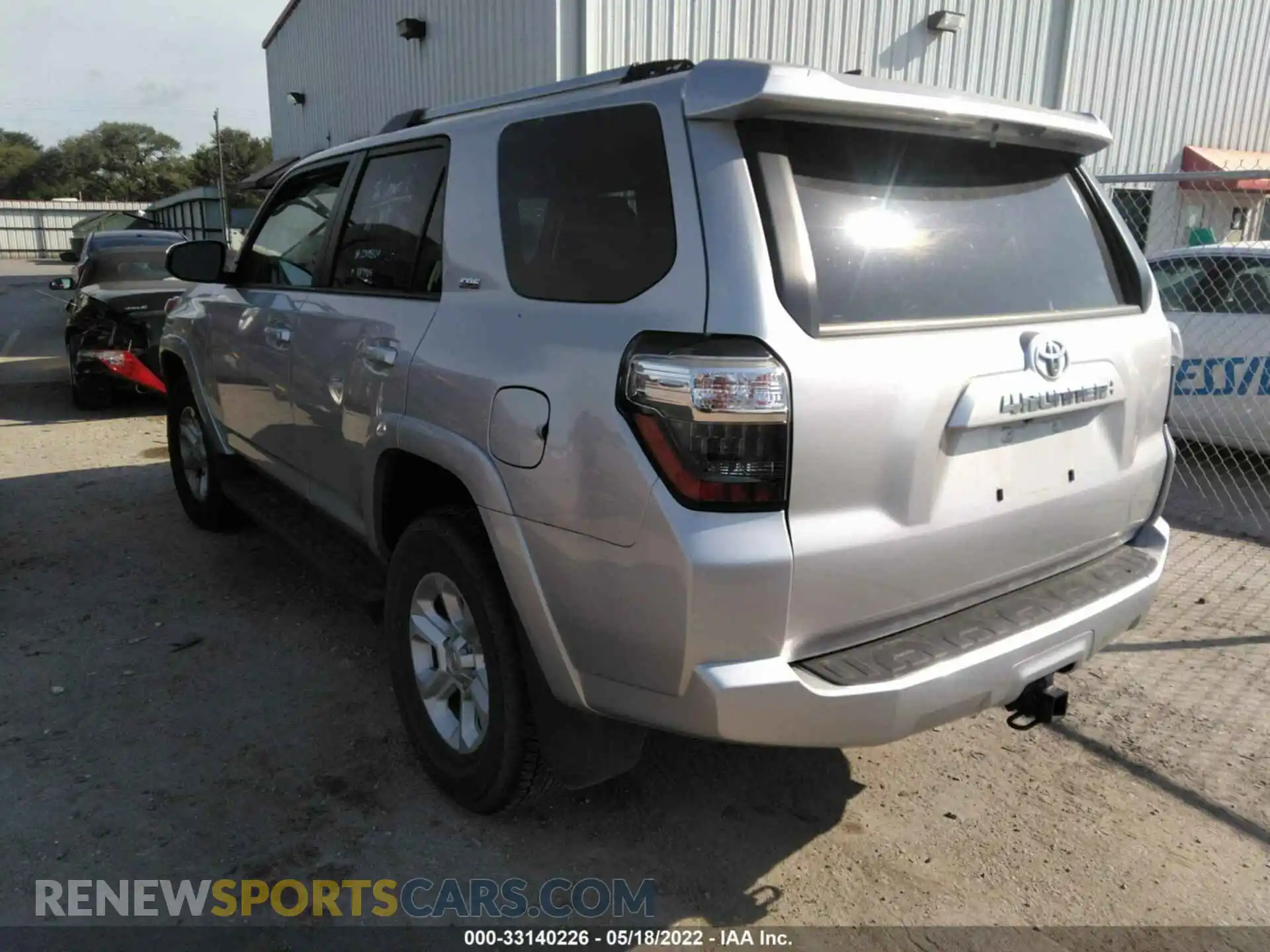 3 Photograph of a damaged car JTEMU5JR2M5937789 TOYOTA 4RUNNER 2021