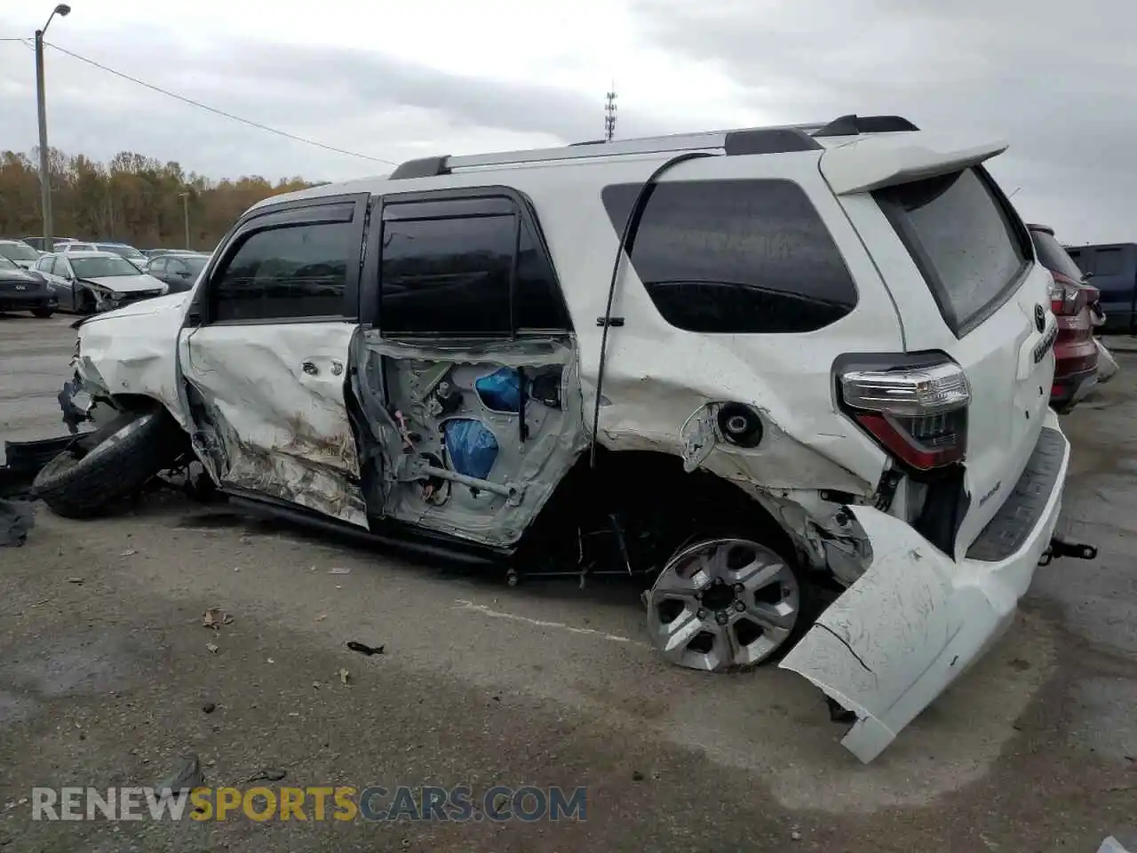 2 Photograph of a damaged car JTEMU5JR3M5901142 TOYOTA 4RUNNER 2021