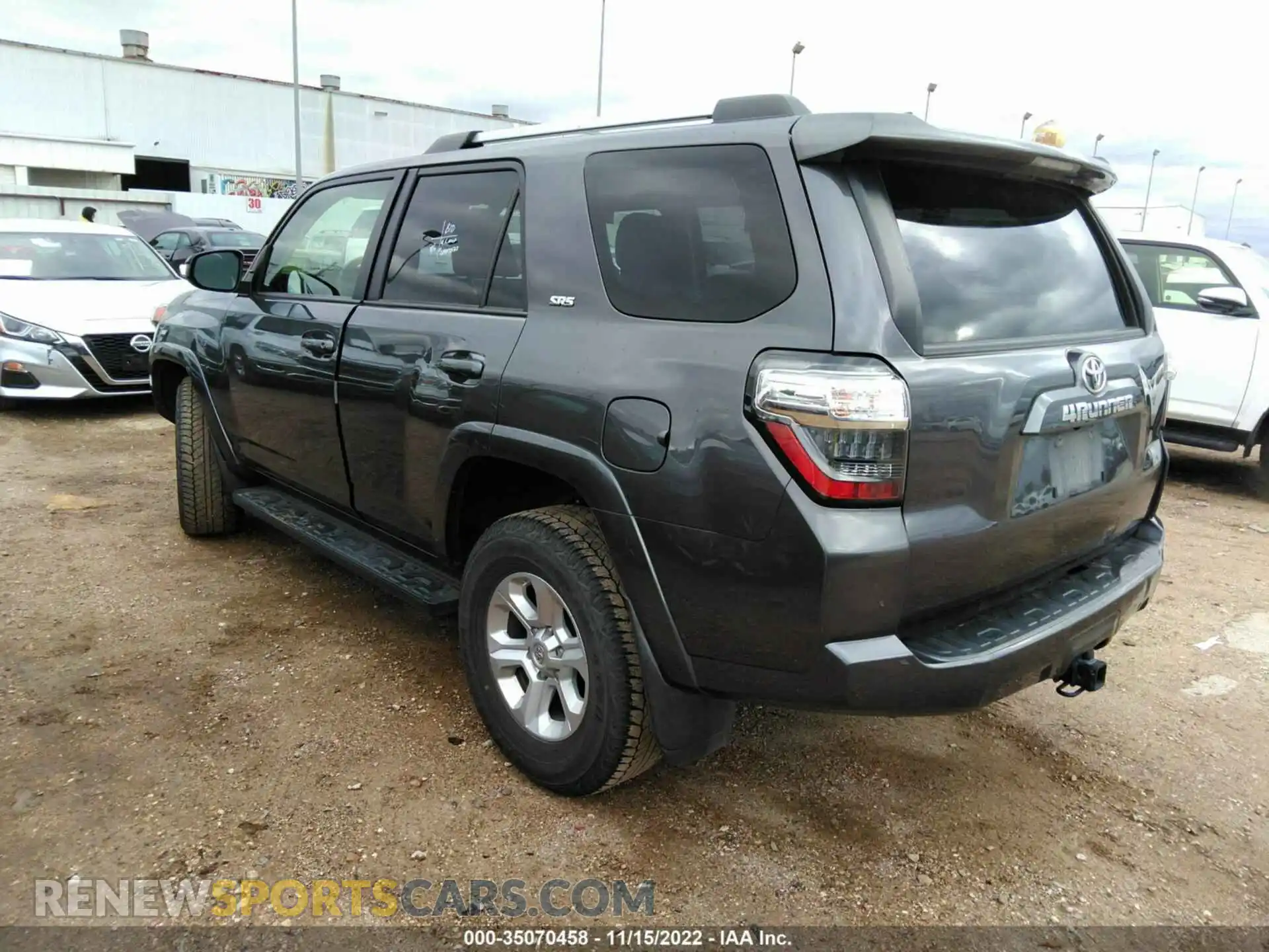 3 Photograph of a damaged car JTEMU5JR3M5902520 TOYOTA 4RUNNER 2021