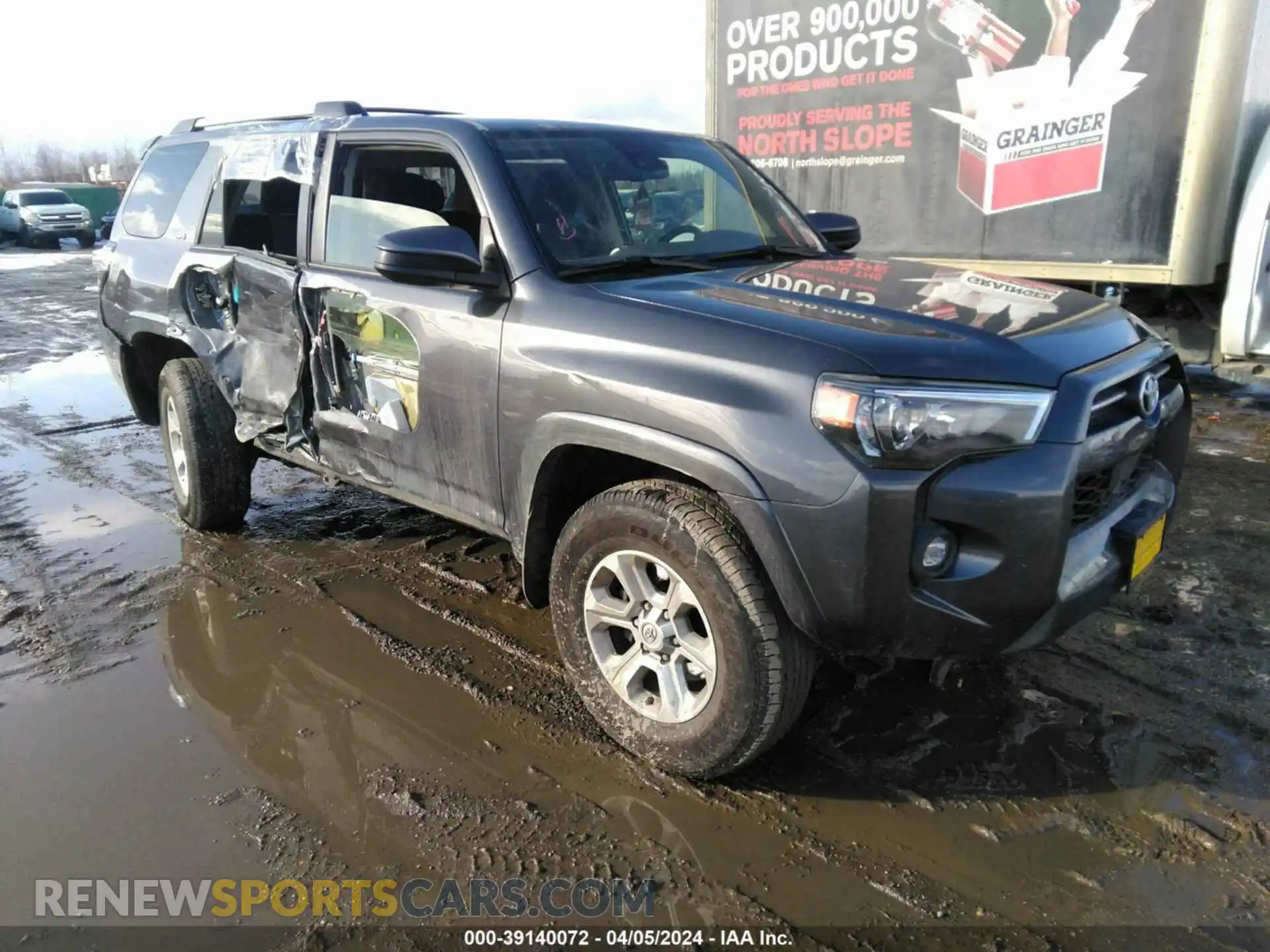 1 Photograph of a damaged car JTEMU5JR3M5947327 TOYOTA 4RUNNER 2021