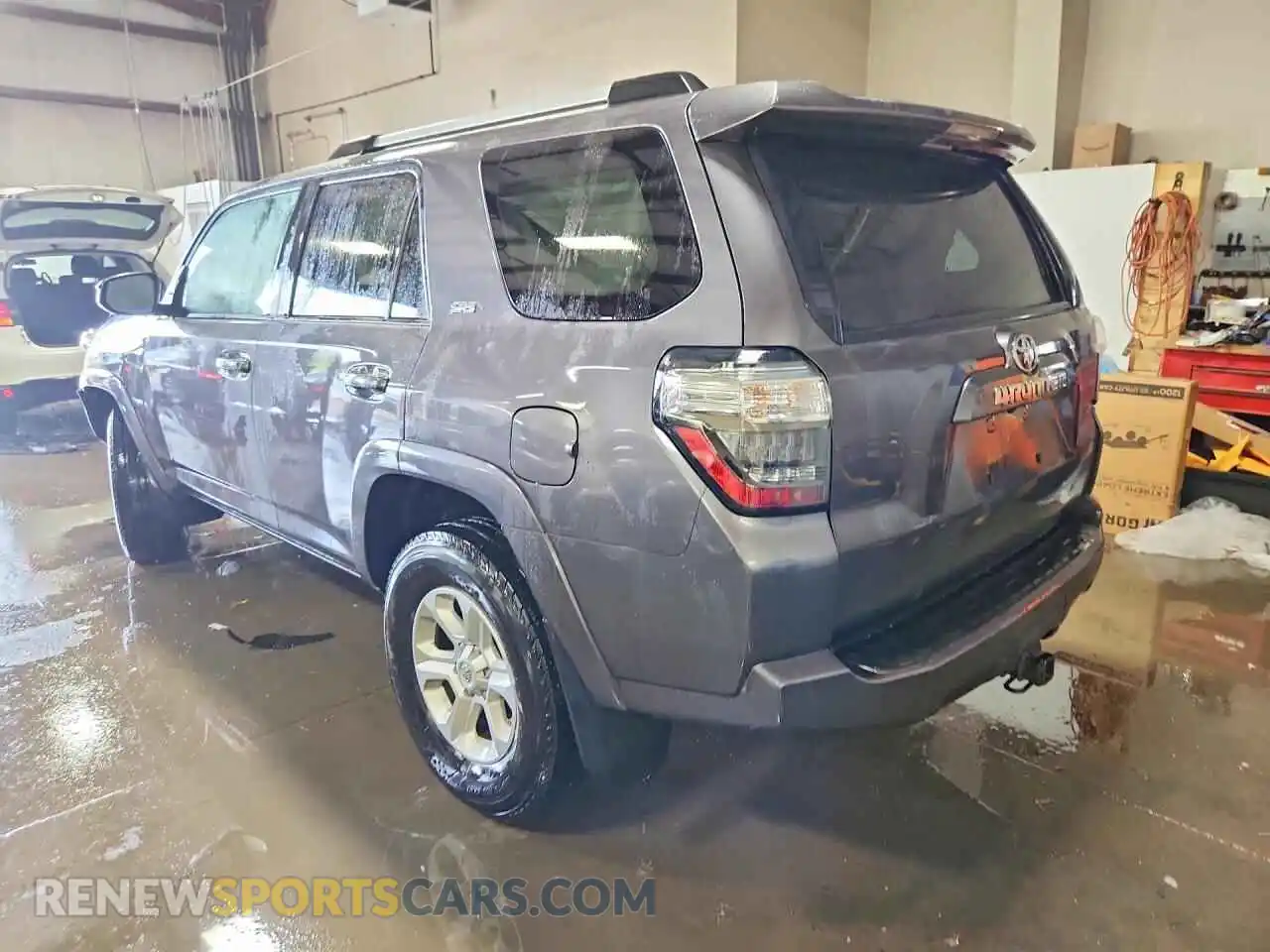 2 Photograph of a damaged car JTEMU5JR4M5904275 TOYOTA 4RUNNER 2021