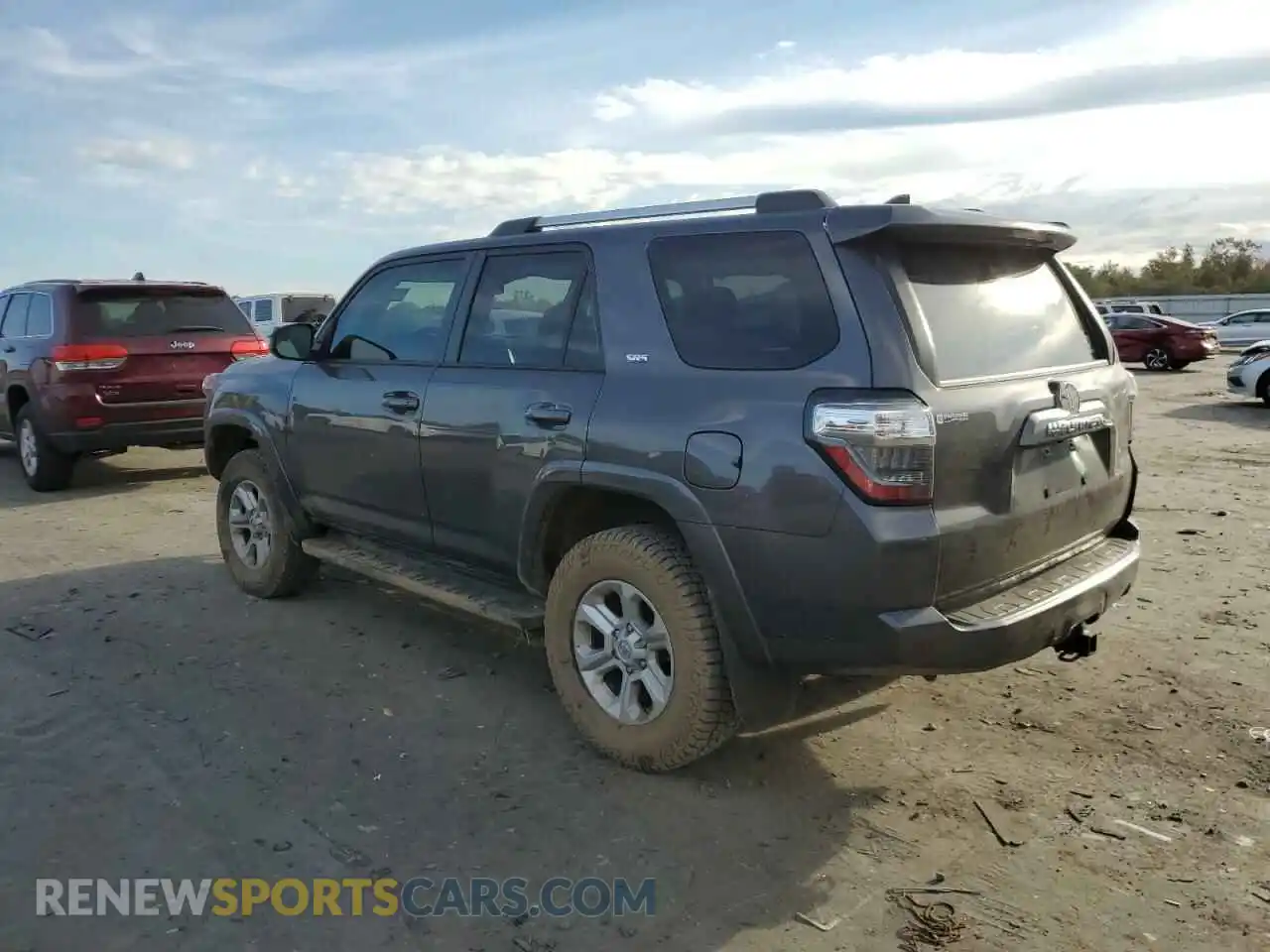 2 Photograph of a damaged car JTEMU5JR5M5909792 TOYOTA 4RUNNER 2021