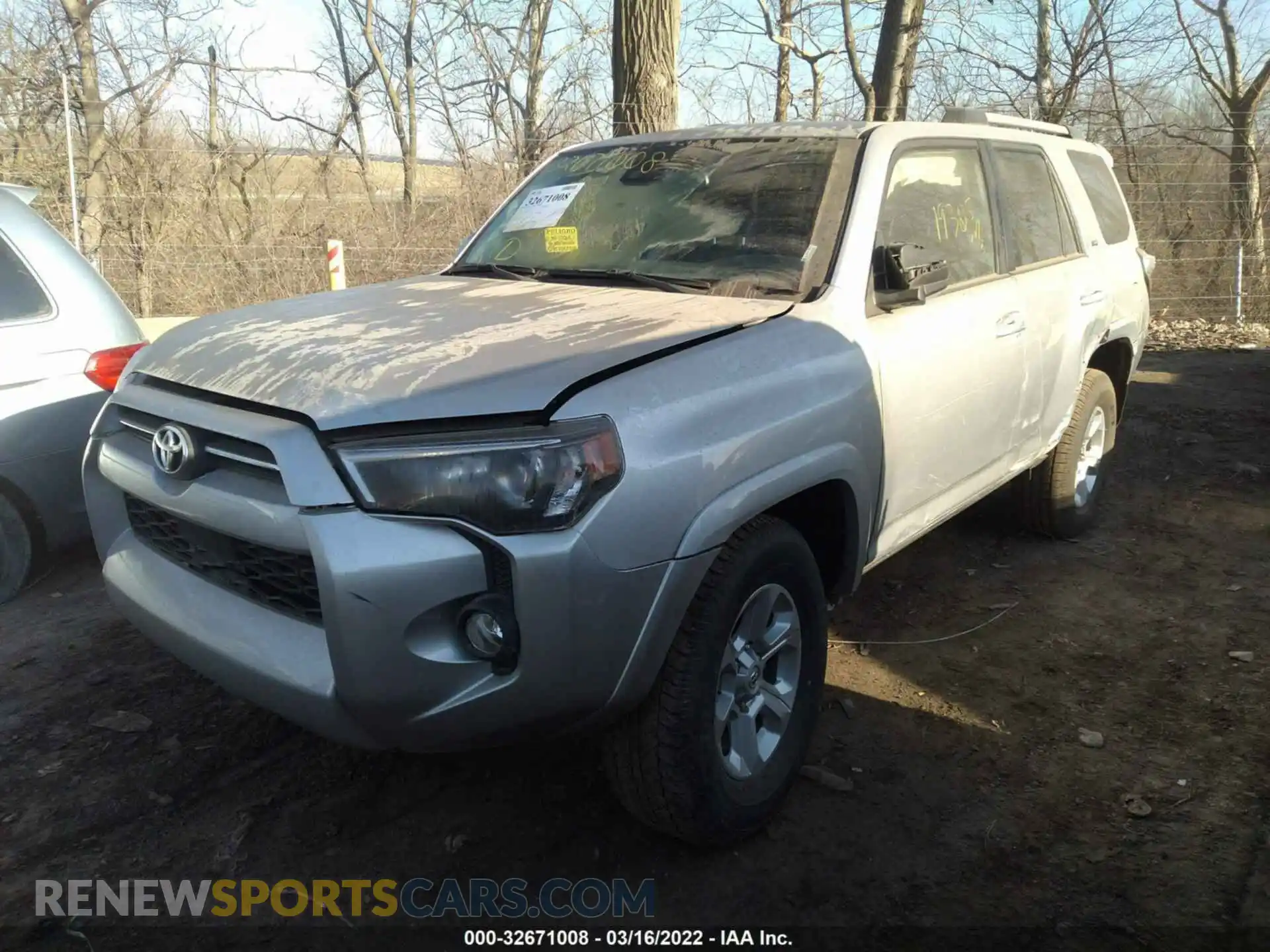 2 Photograph of a damaged car JTEMU5JR5M5937785 TOYOTA 4RUNNER 2021