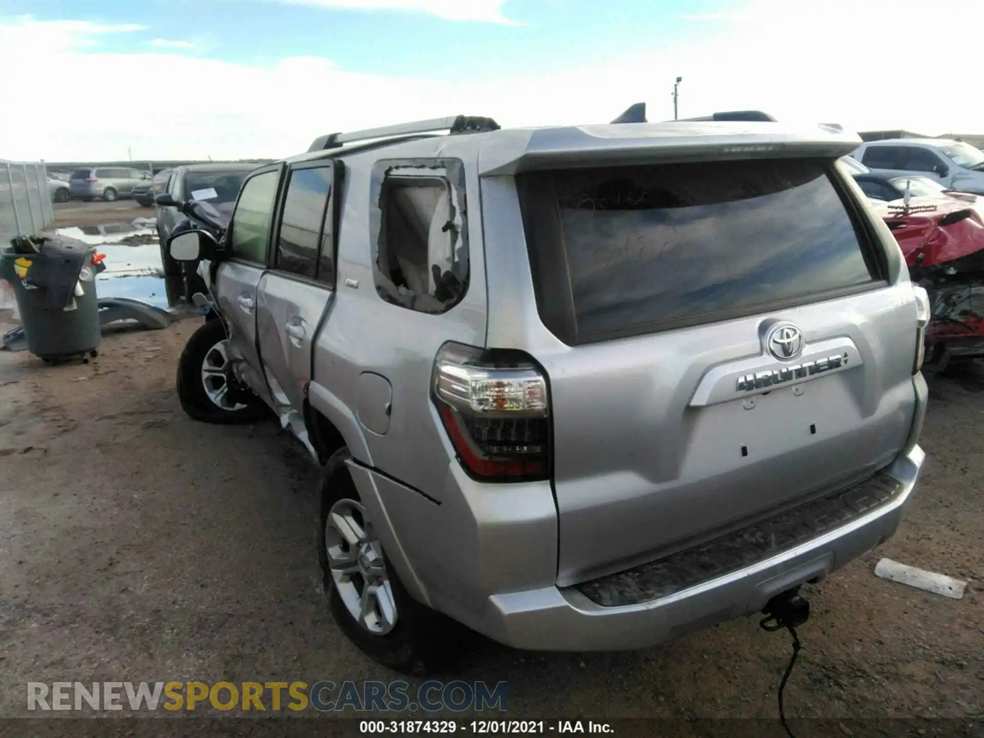 3 Photograph of a damaged car JTEMU5JR5M5943652 TOYOTA 4RUNNER 2021