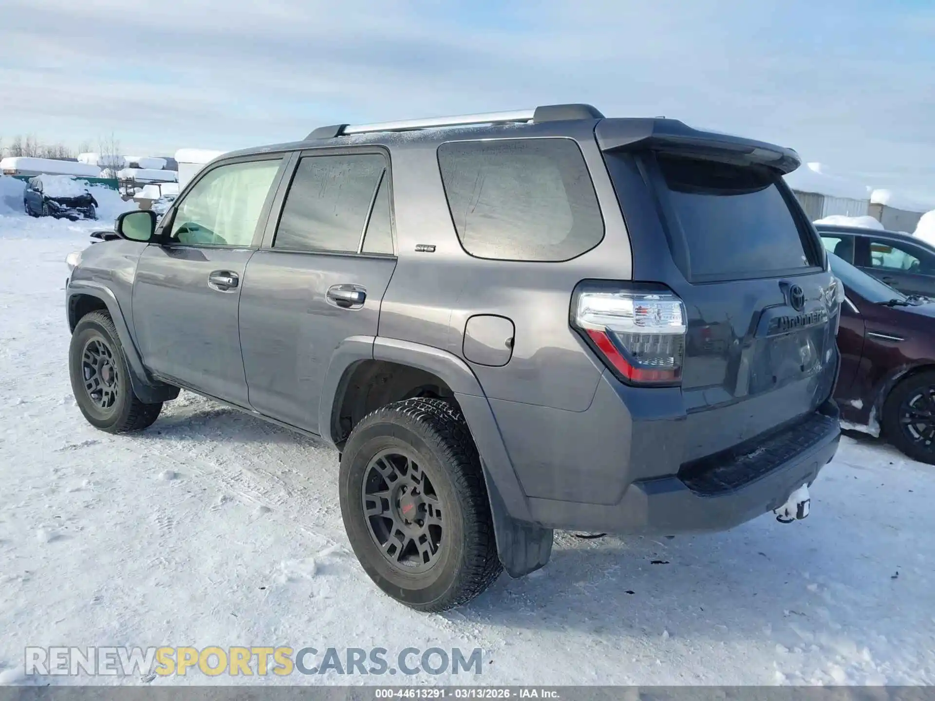 3 Photograph of a damaged car JTEMU5JR5M5946356 TOYOTA 4RUNNER 2021