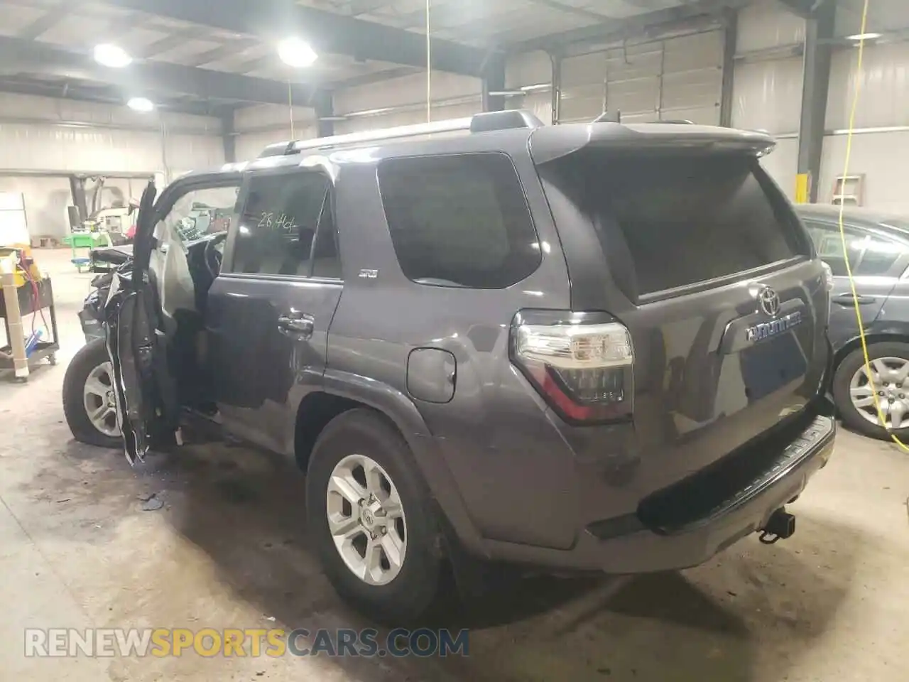 3 Фотография поврежденного автомобиля JTEMU5JR6M5901555 TOYOTA 4RUNNER 2021