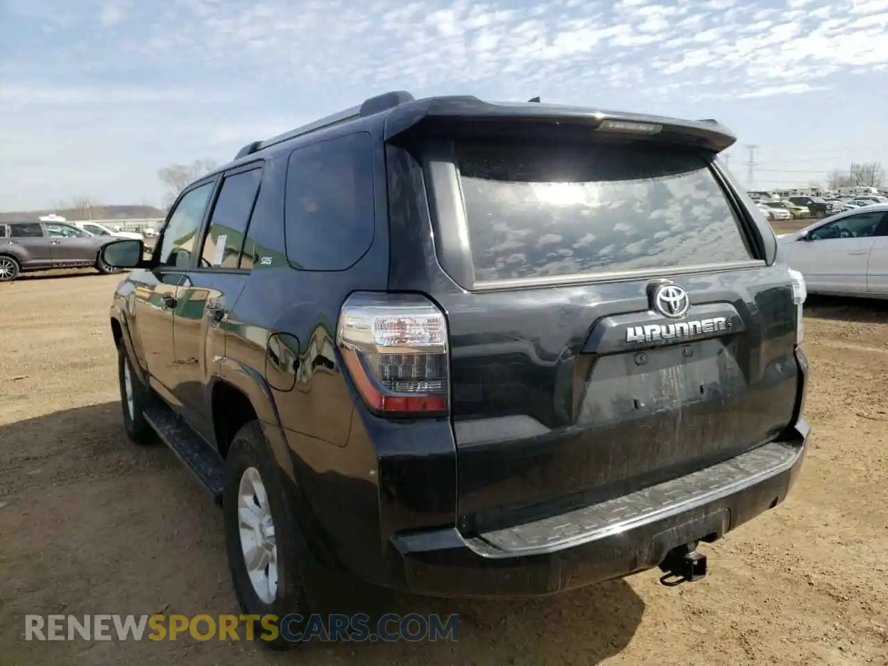 3 Photograph of a damaged car JTEMU5JR6M5908814 TOYOTA 4RUNNER 2021