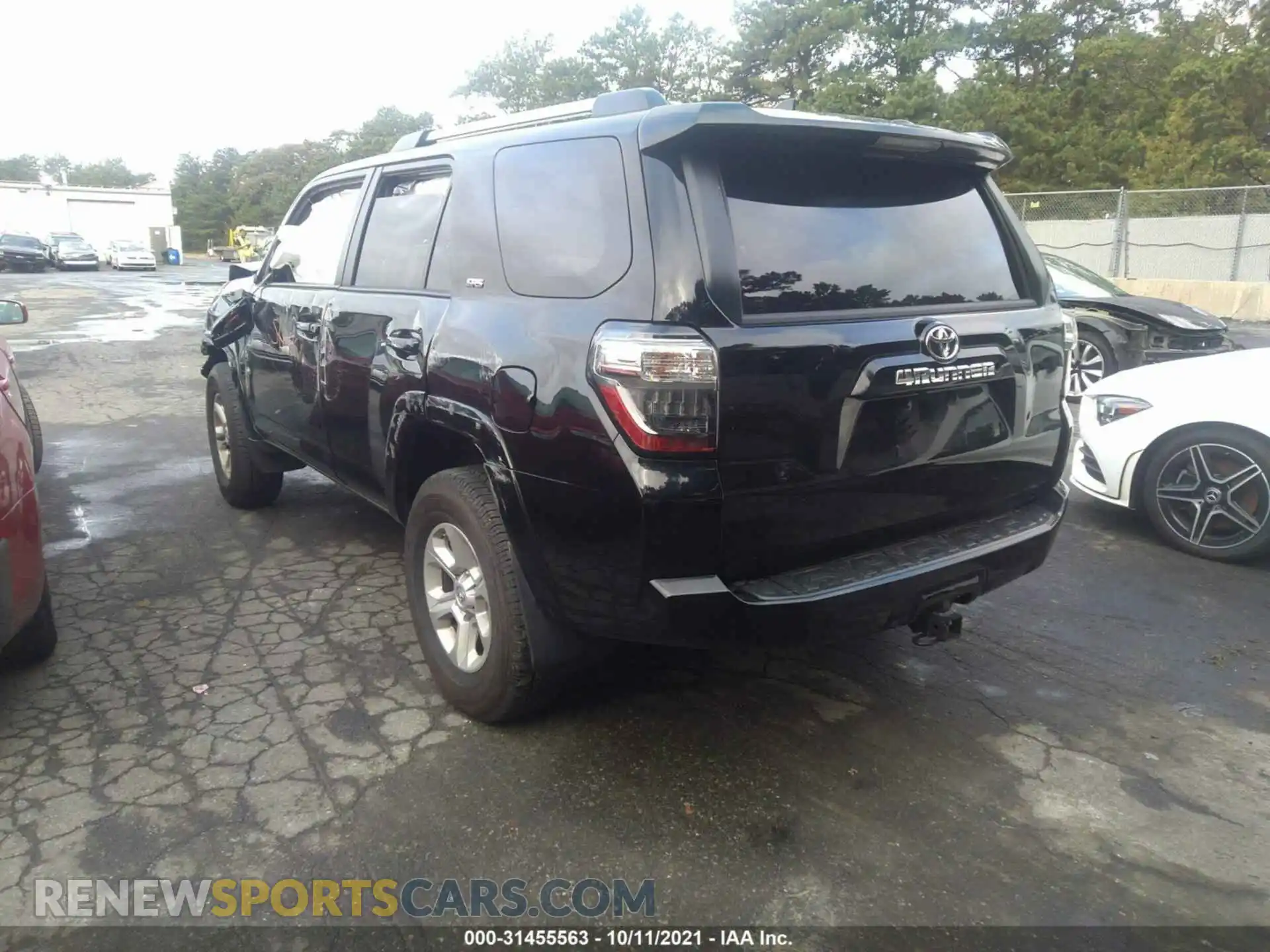 3 Photograph of a damaged car JTEMU5JR7M5850776 TOYOTA 4RUNNER 2021