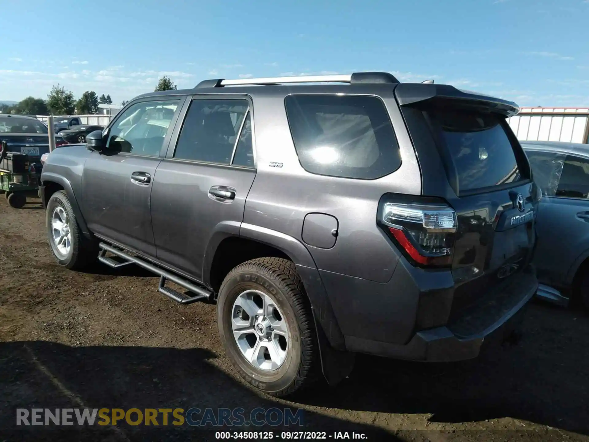 3 Photograph of a damaged car JTEMU5JR7M5900690 TOYOTA 4RUNNER 2021