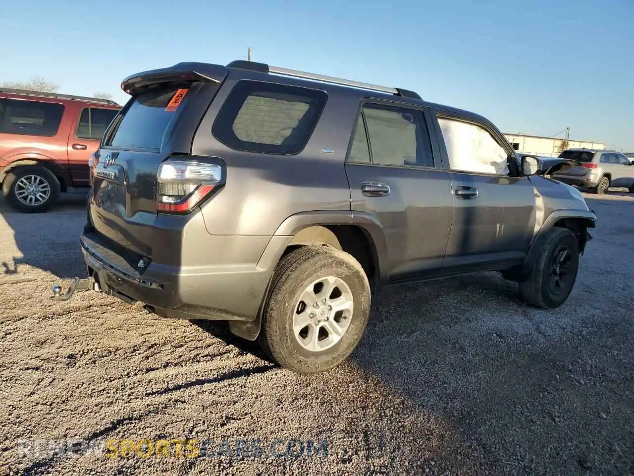 3 Photograph of a damaged car JTEMU5JR8M5866355 TOYOTA 4RUNNER 2021