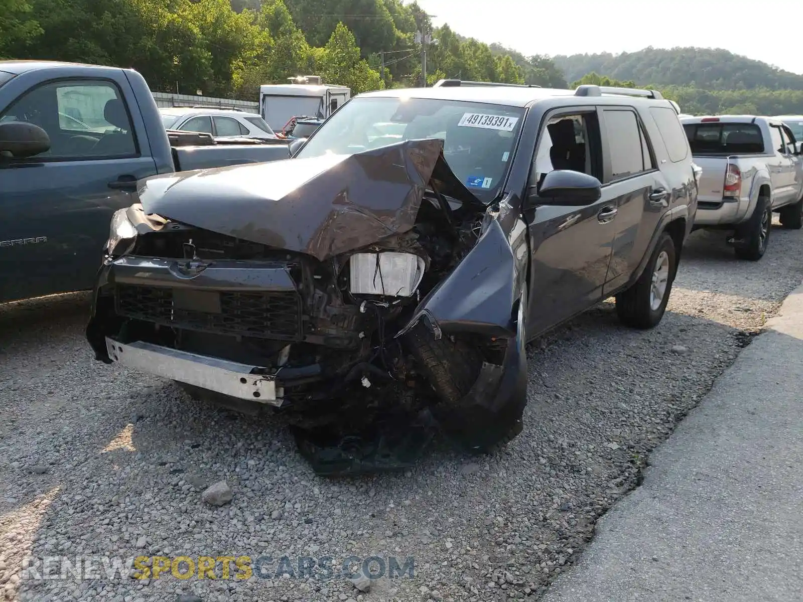 2 Photograph of a damaged car JTEMU5JR8M5882037 TOYOTA 4RUNNER 2021