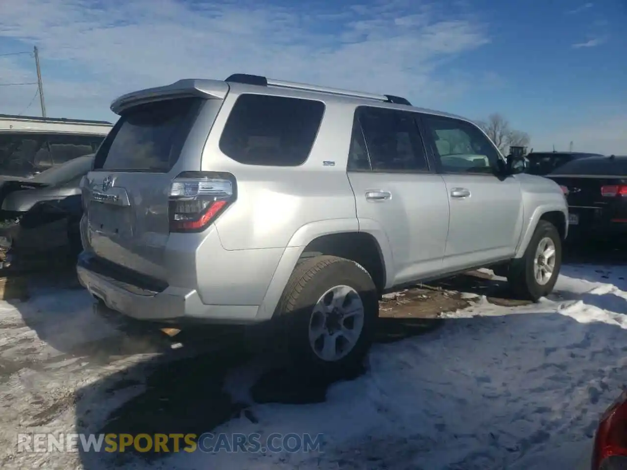 3 Photograph of a damaged car JTEMU5JR8M5900214 TOYOTA 4RUNNER 2021