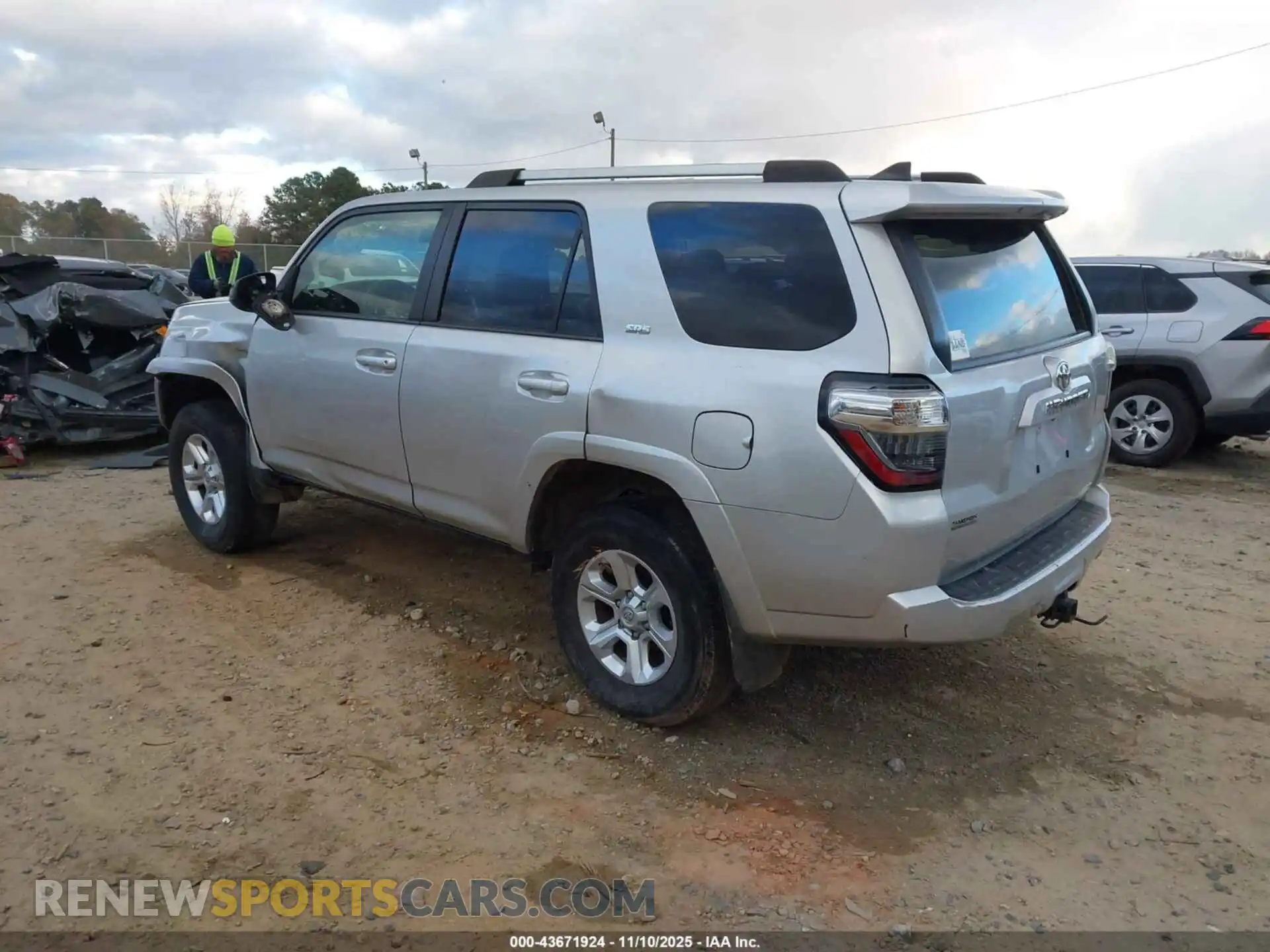 3 Photograph of a damaged car JTEMU5JR9M5854523 TOYOTA 4RUNNER 2021