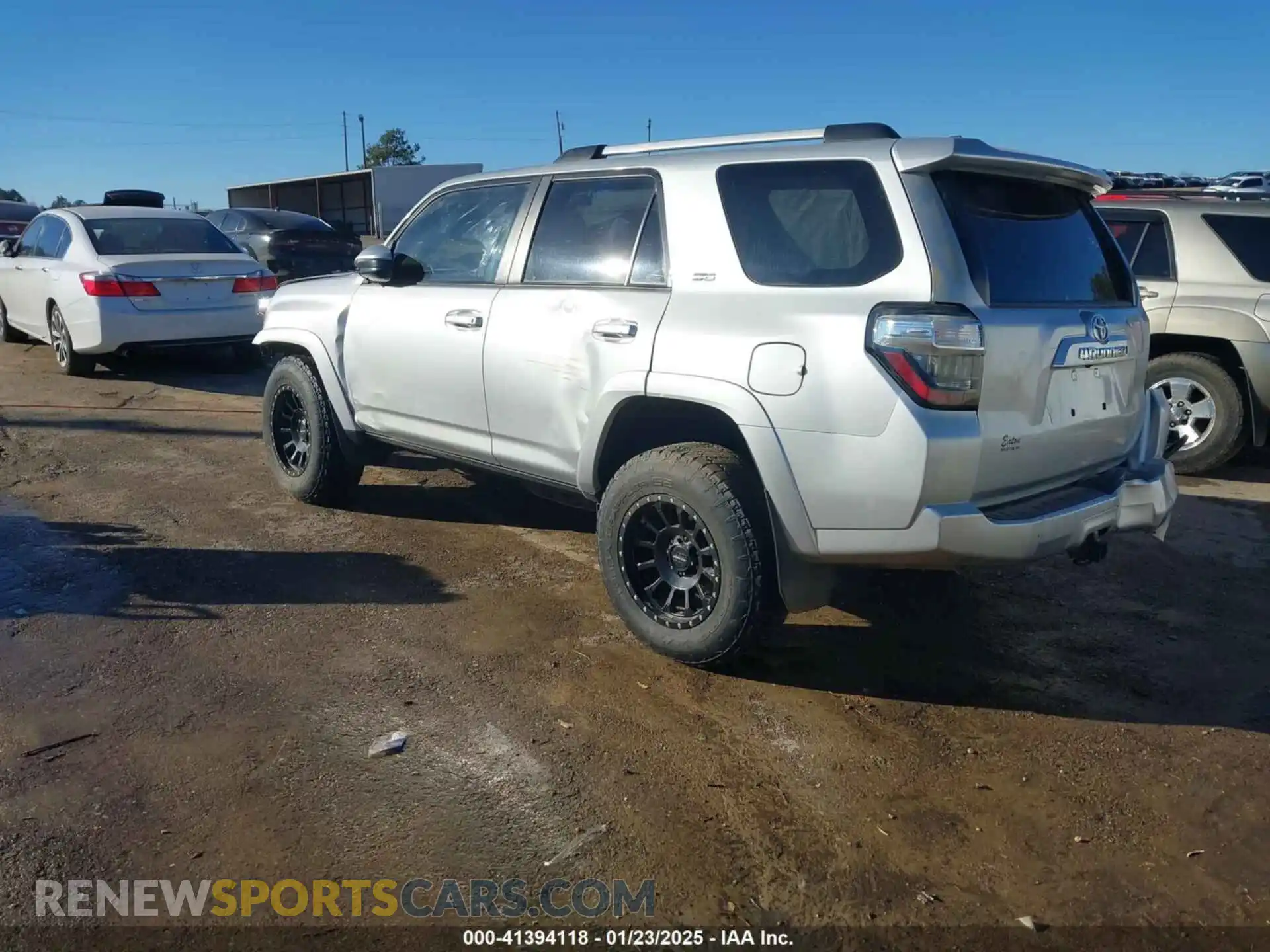 3 Photograph of a damaged car JTEMU5JR9M5896075 TOYOTA 4RUNNER 2021