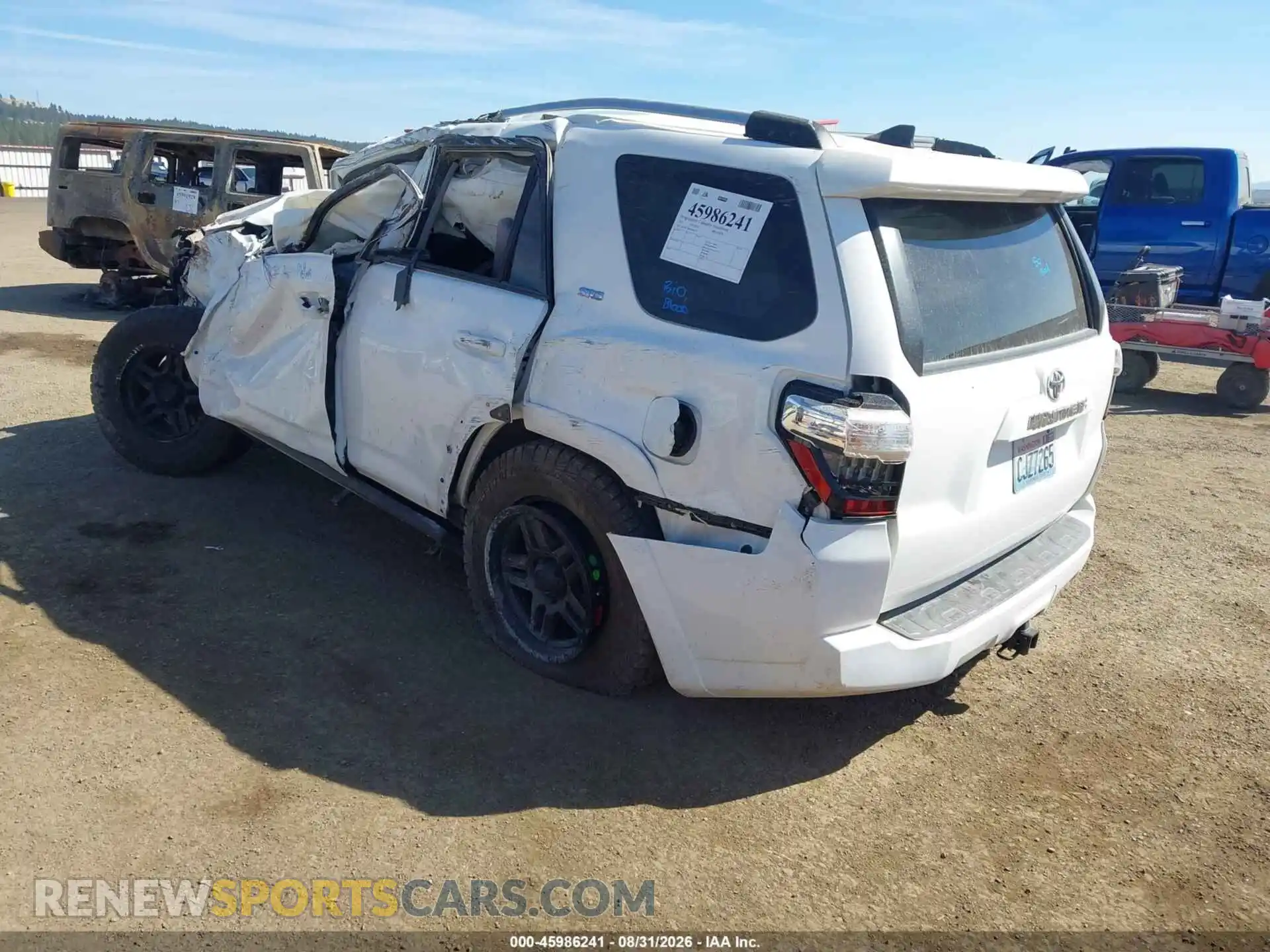 3 Фотография поврежденного автомобиля JTEMU5JR9M5942178 TOYOTA 4RUNNER 2021