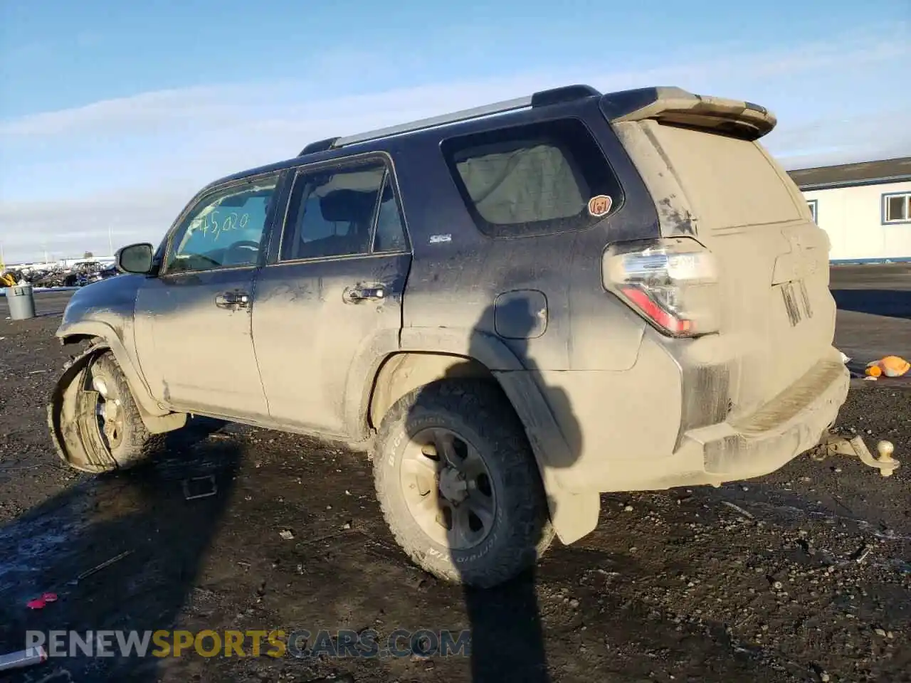 2 Photograph of a damaged car JTEMU5JRXM5884470 TOYOTA 4RUNNER 2021