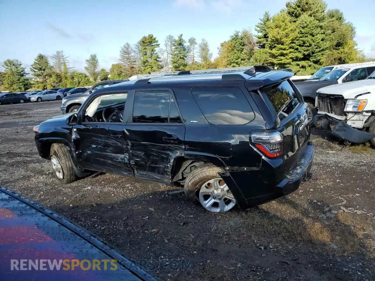 2 Photograph of a damaged car JTEMU5JRXM5901879 TOYOTA 4RUNNER 2021