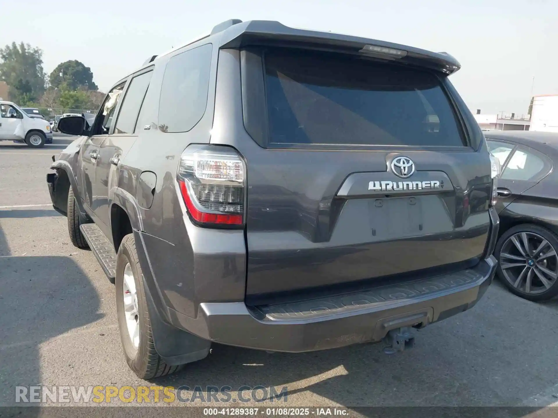 3 Photograph of a damaged car JTEMU5JRXM5924515 TOYOTA 4RUNNER 2021